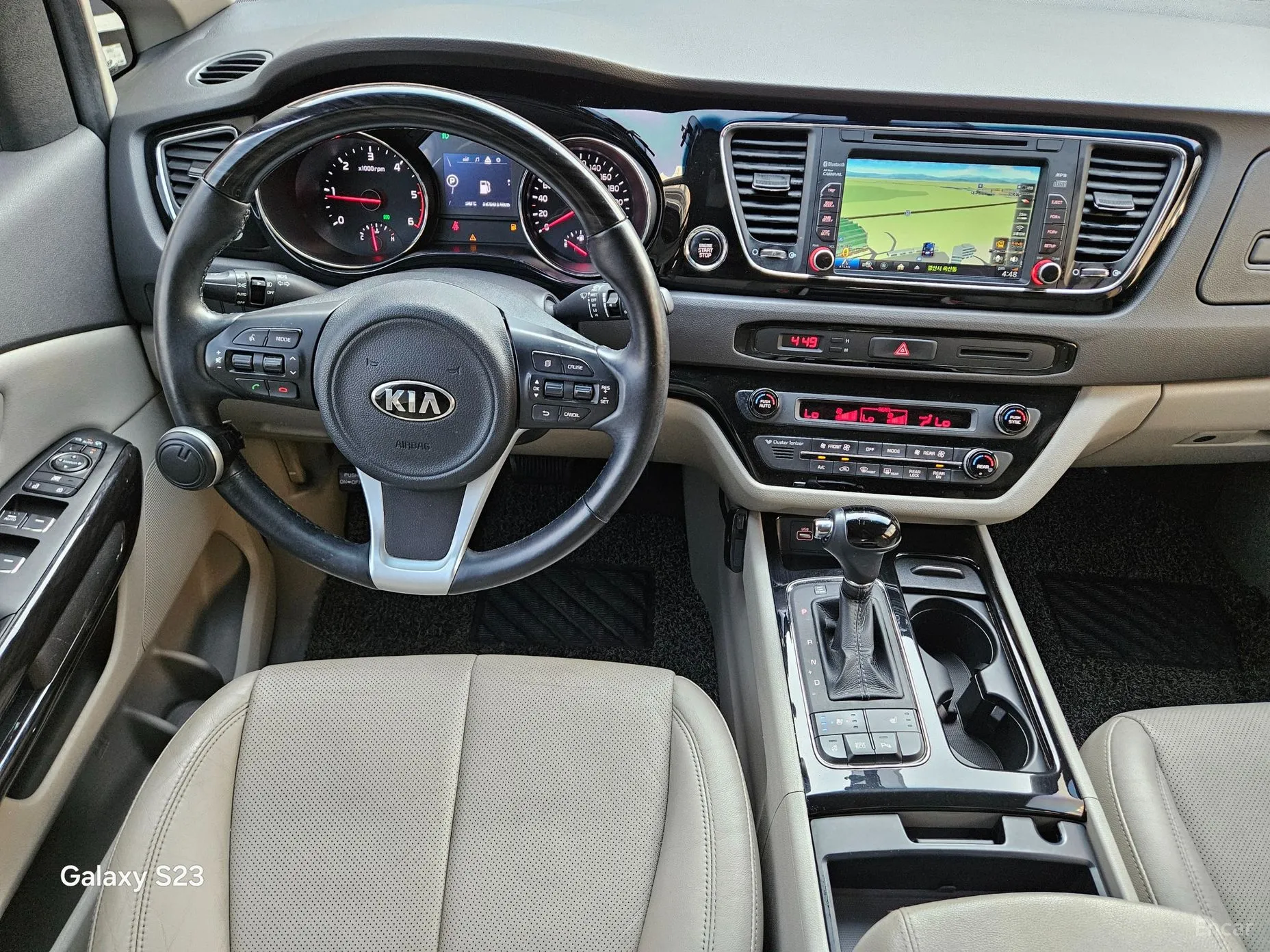 Kia Carnival превью 4