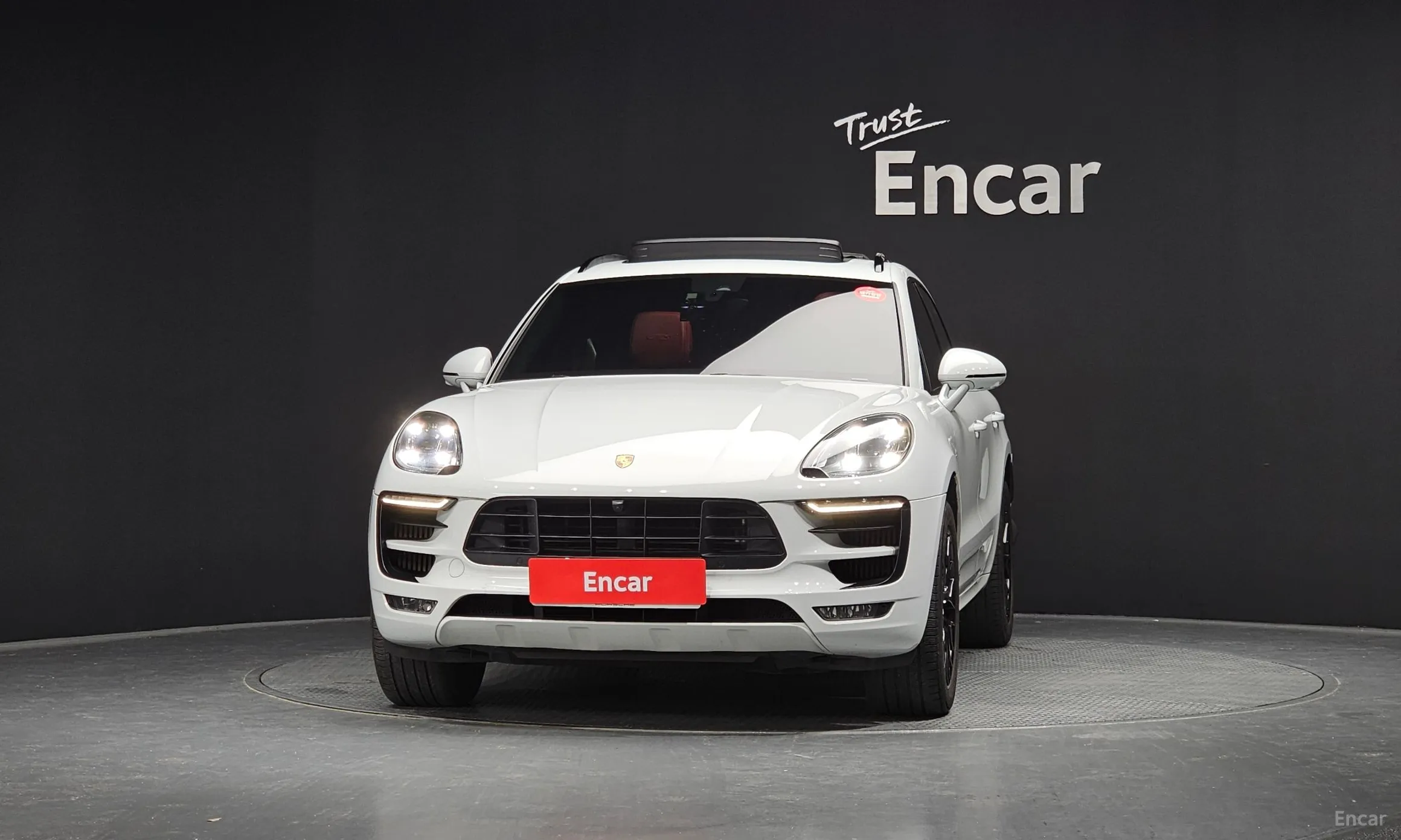 Porsche Macan превью 2
