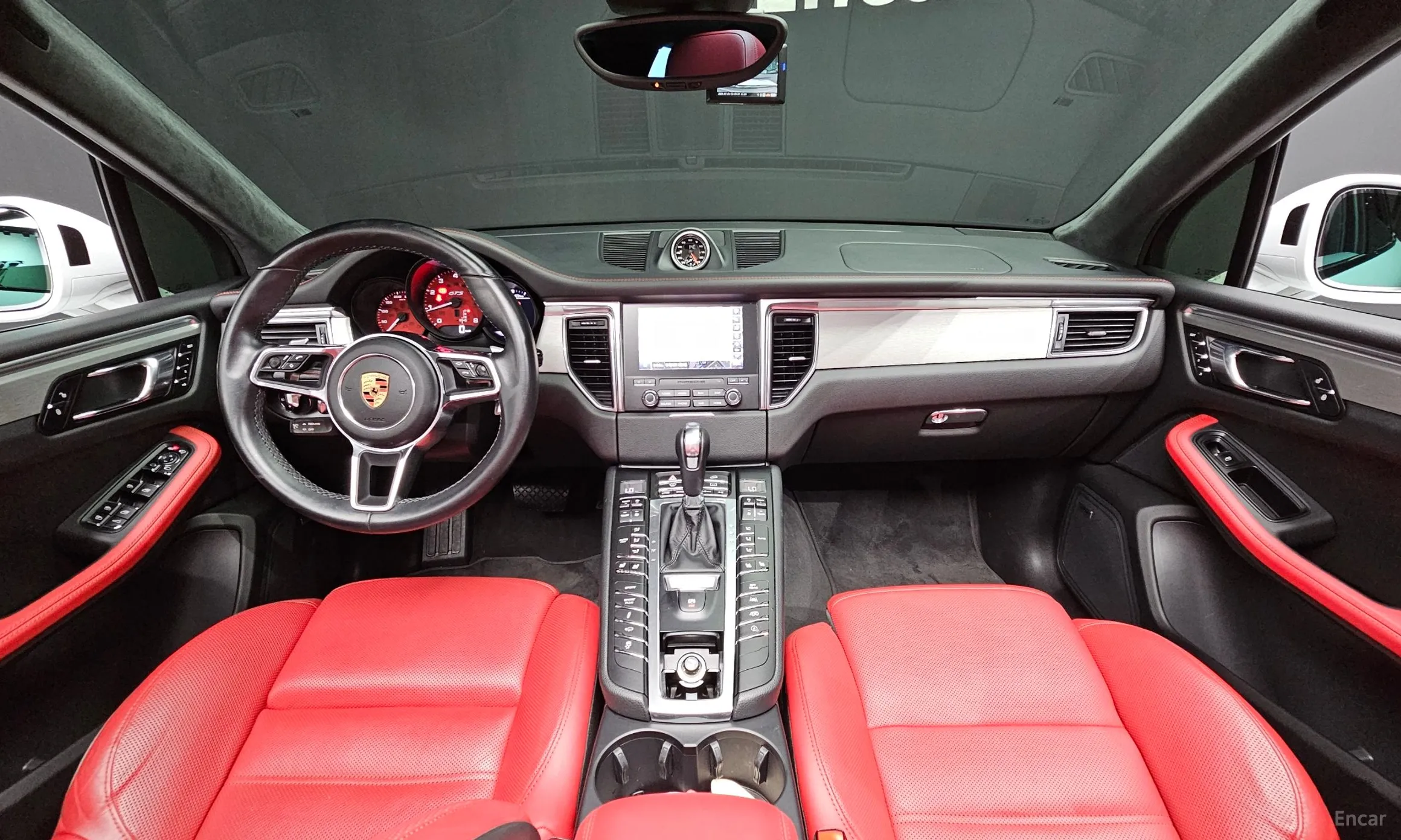 Porsche Macan превью 4