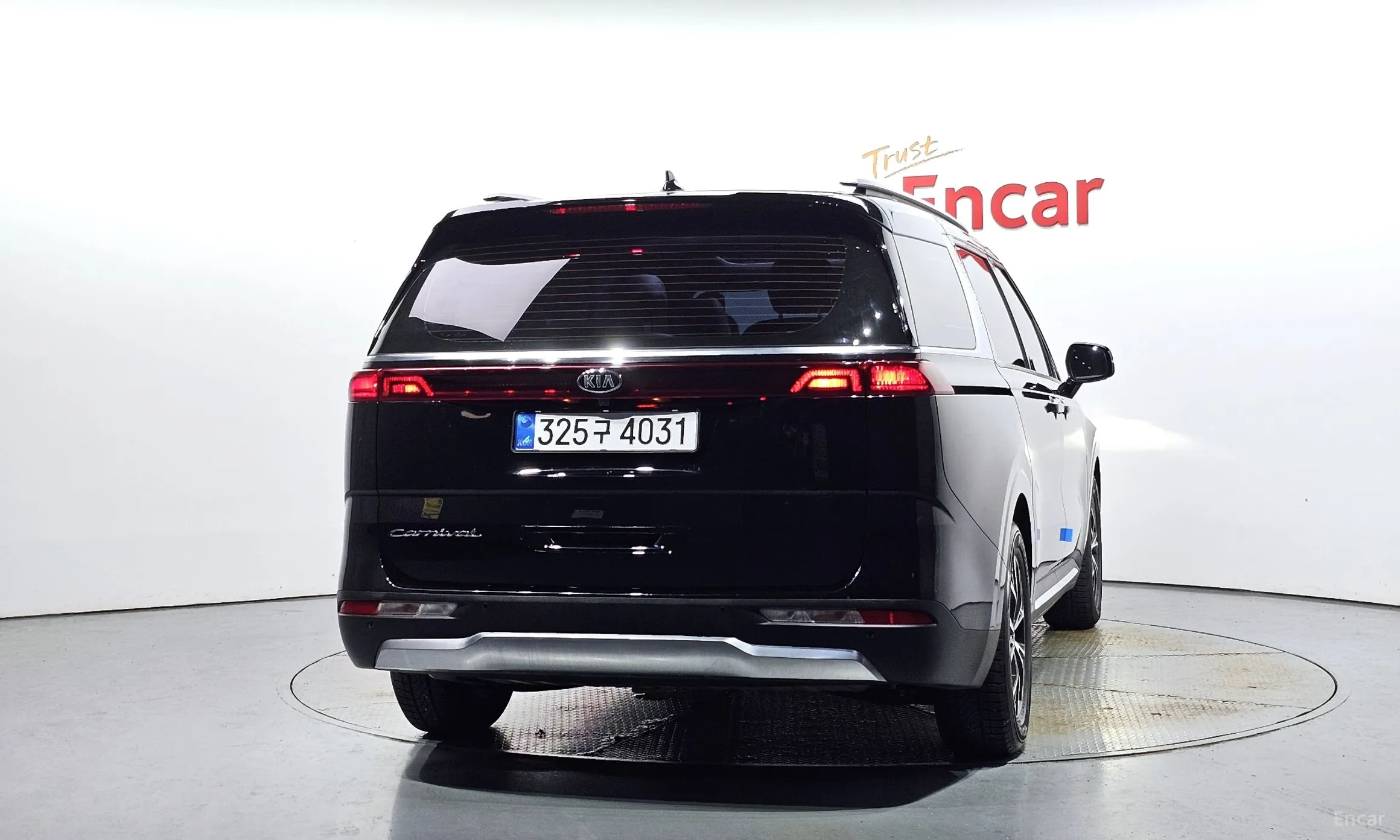 Kia Carnival Gen 4 превью 3