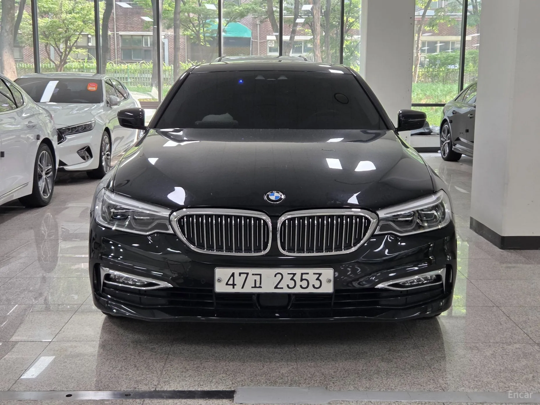 BMW 5 Series (G30) превью 2