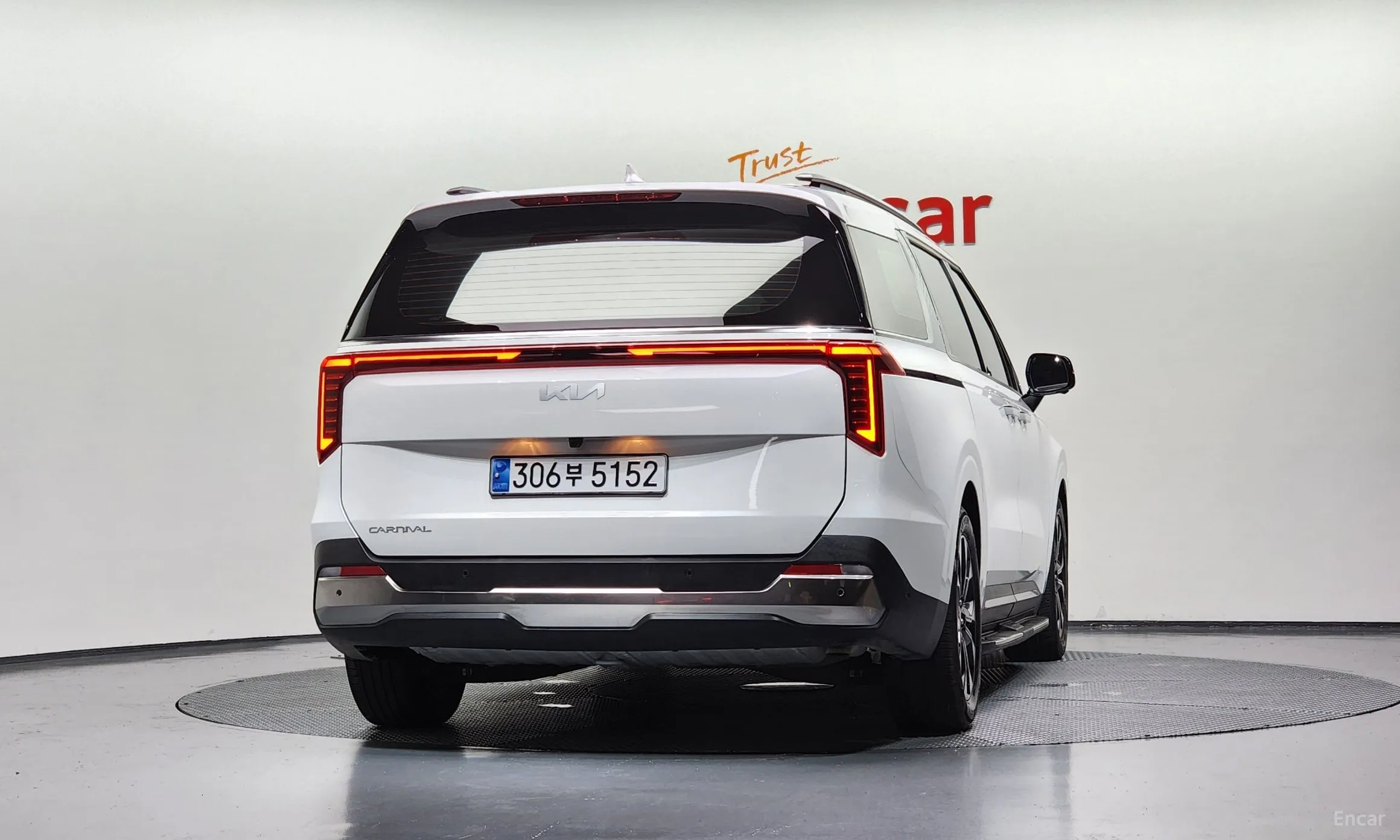 Kia Carnival Gen 4 превью 3