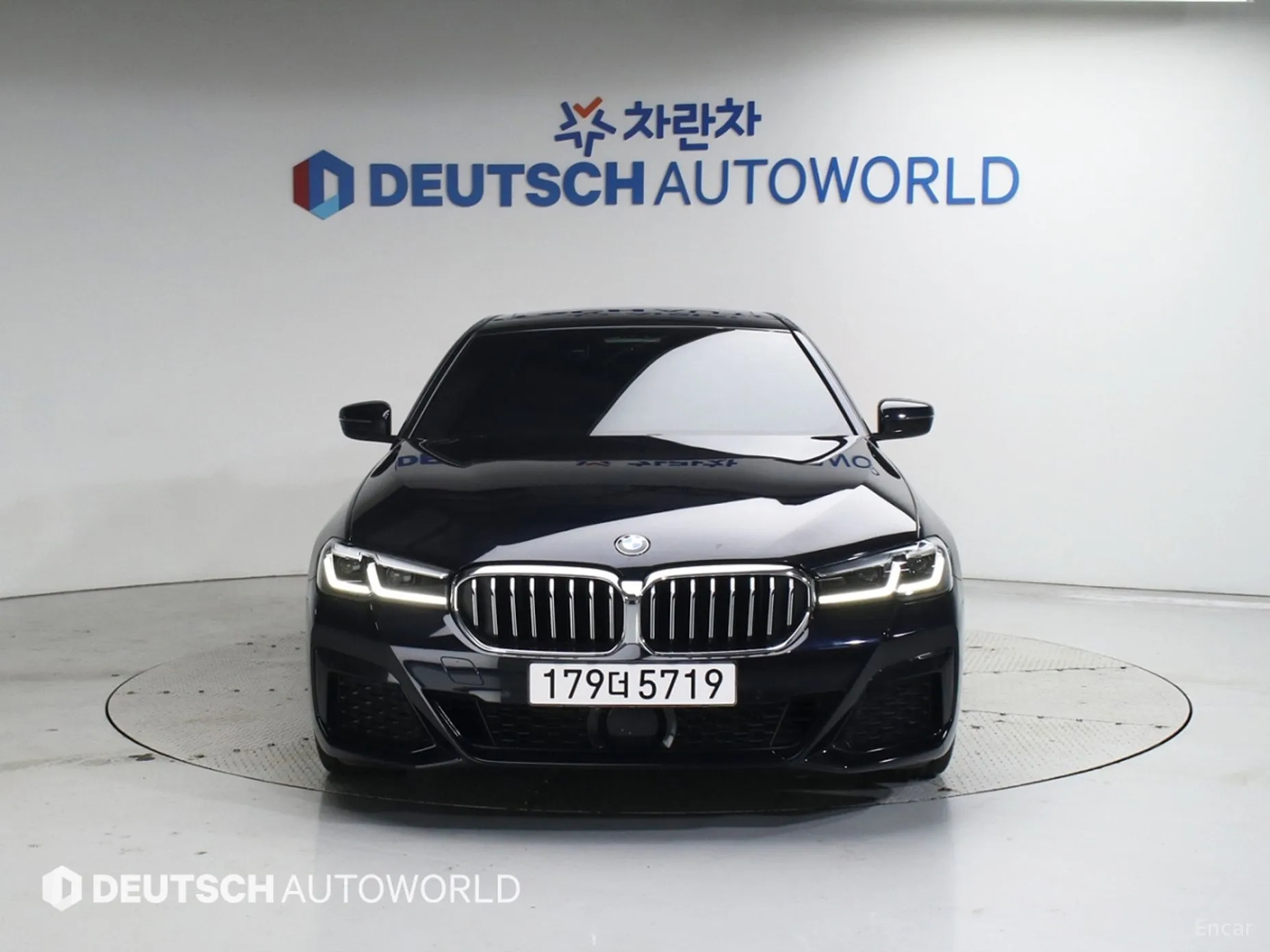 BMW 5 Series (G30) превью 2