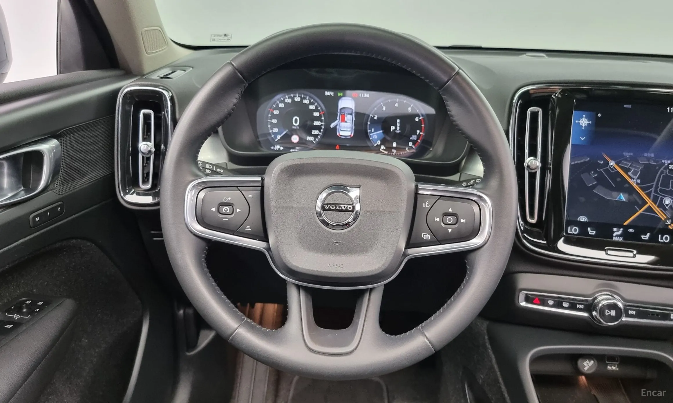 Volvo XC40 превью 13