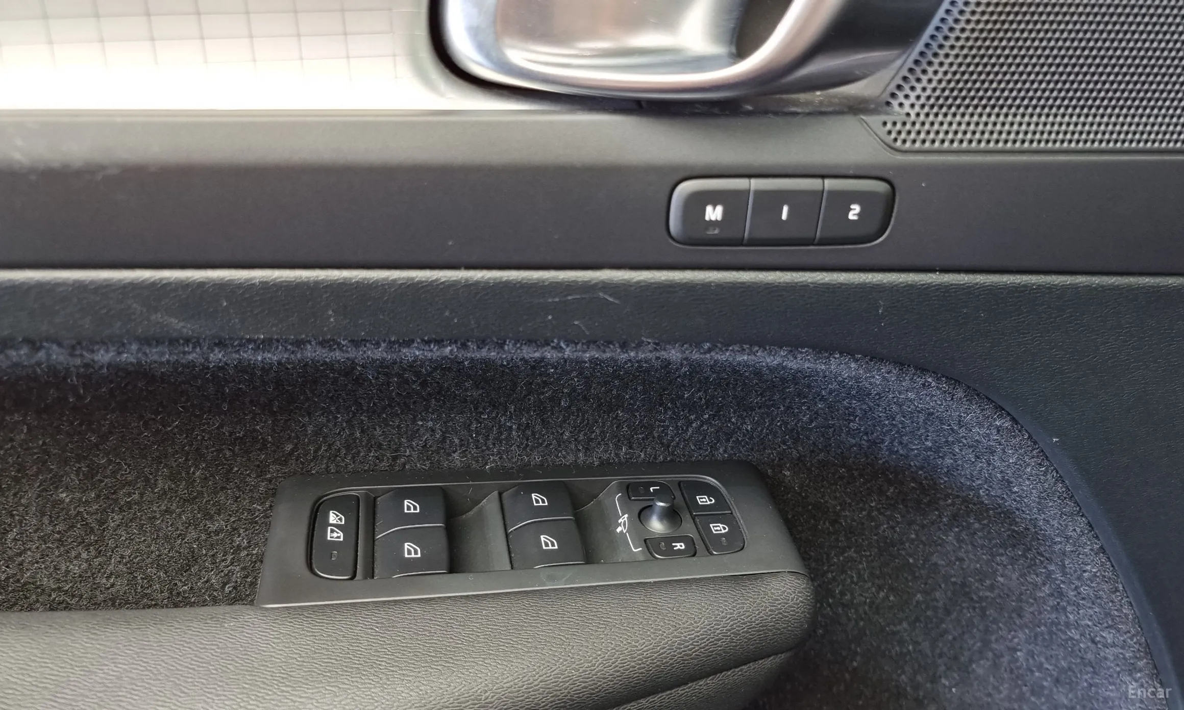 Volvo XC40 превью 17