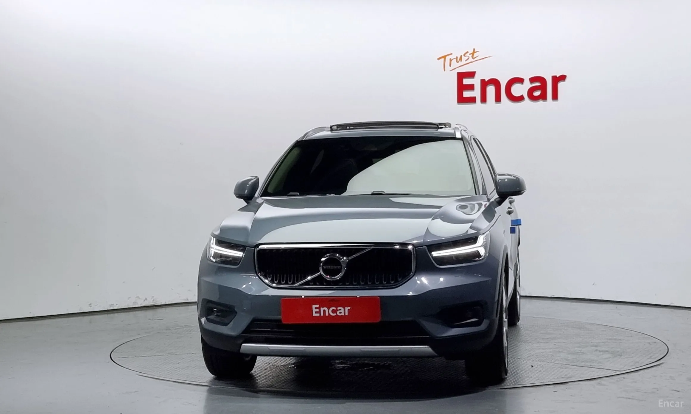 Volvo XC40 превью 3