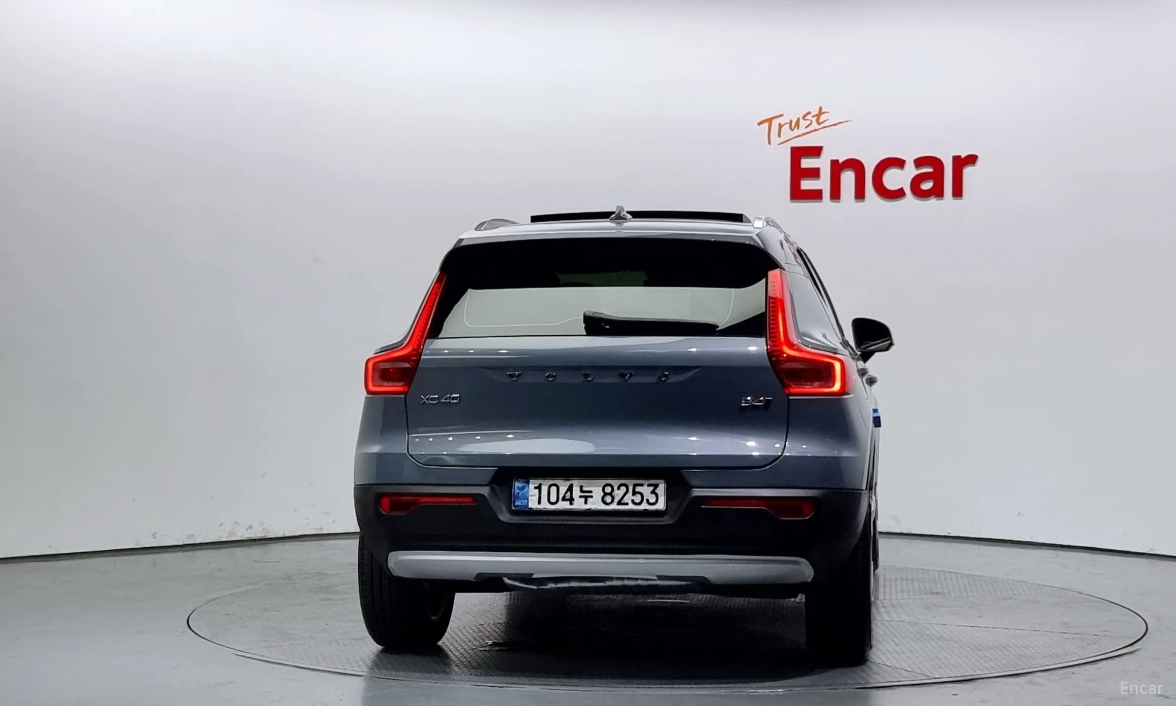 Volvo XC40 превью 4