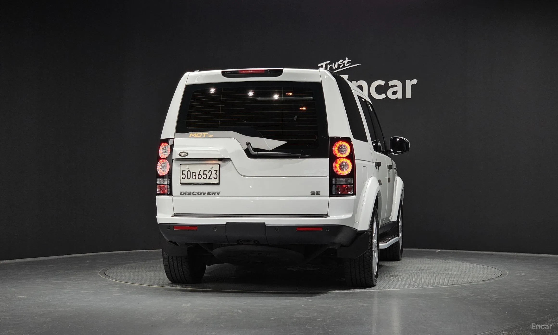 Land Rover Discovery 4 превью 3