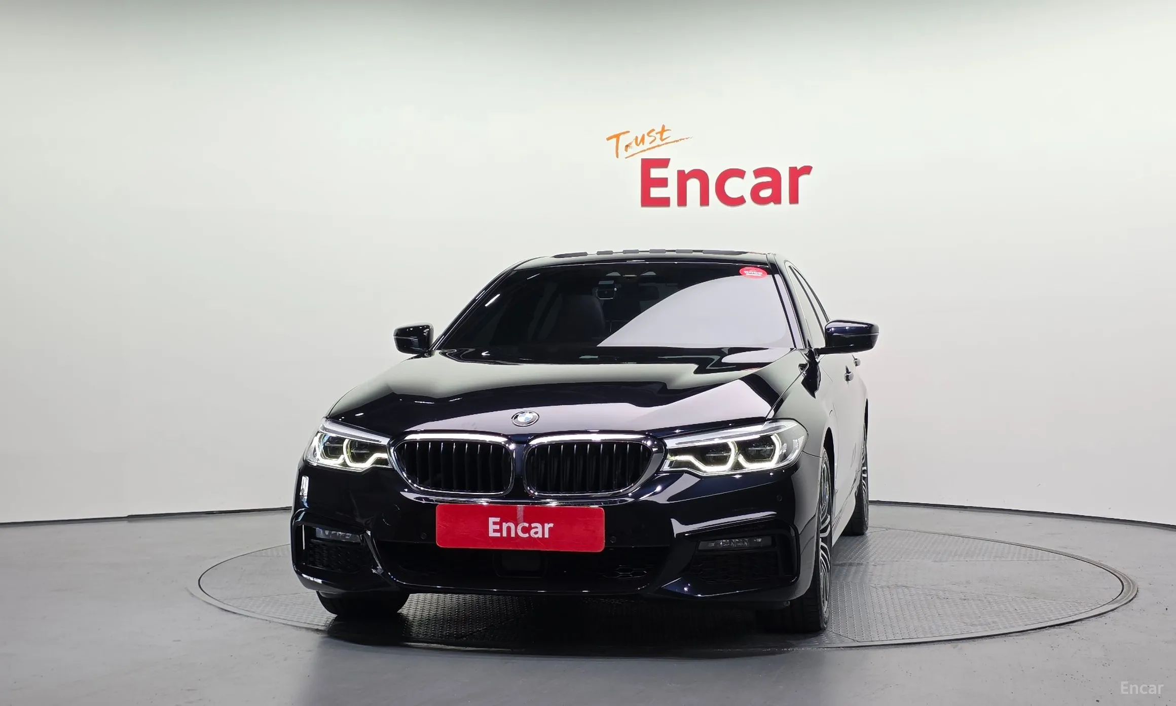 BMW 5 Series (G30) превью 2