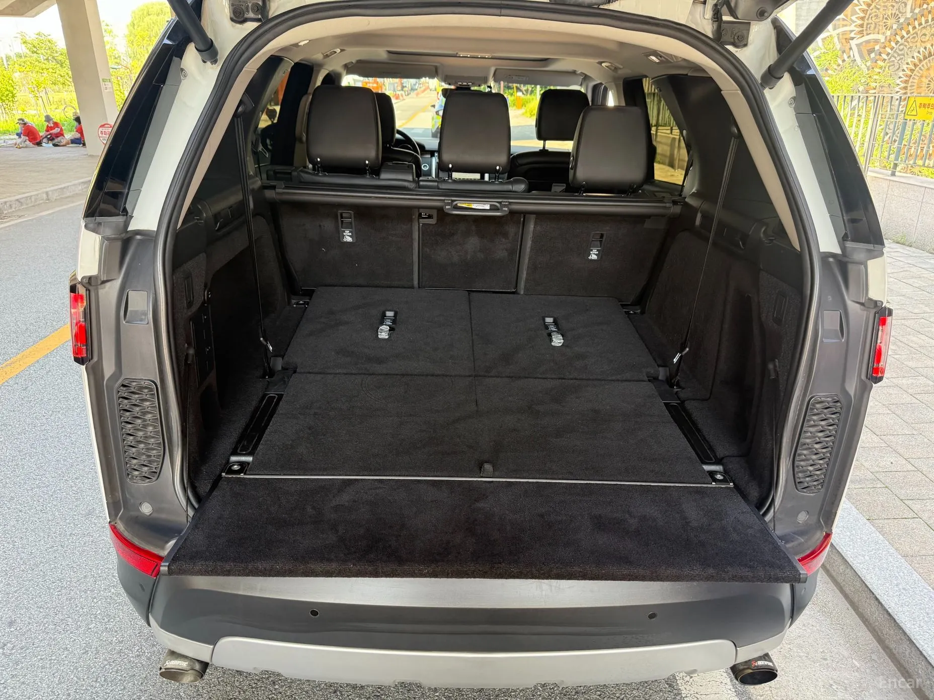 Land Rover Discovery 5 превью 18