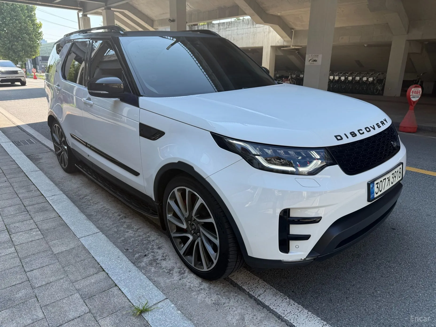 Land Rover Discovery 5 превью 3
