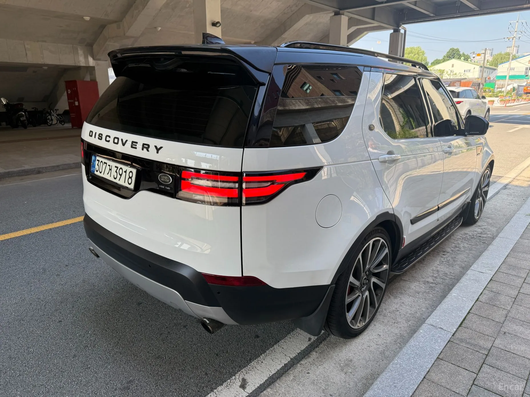 Land Rover Discovery 5 превью 4
