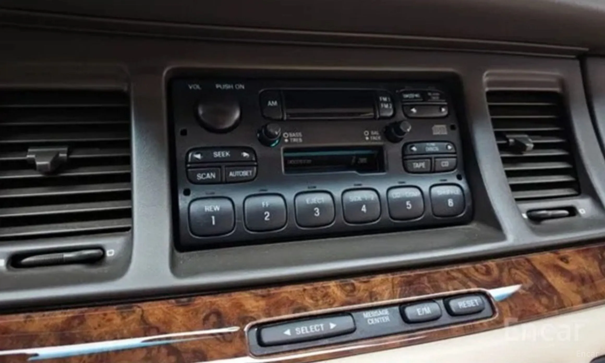 Lincoln Towncar превью 14