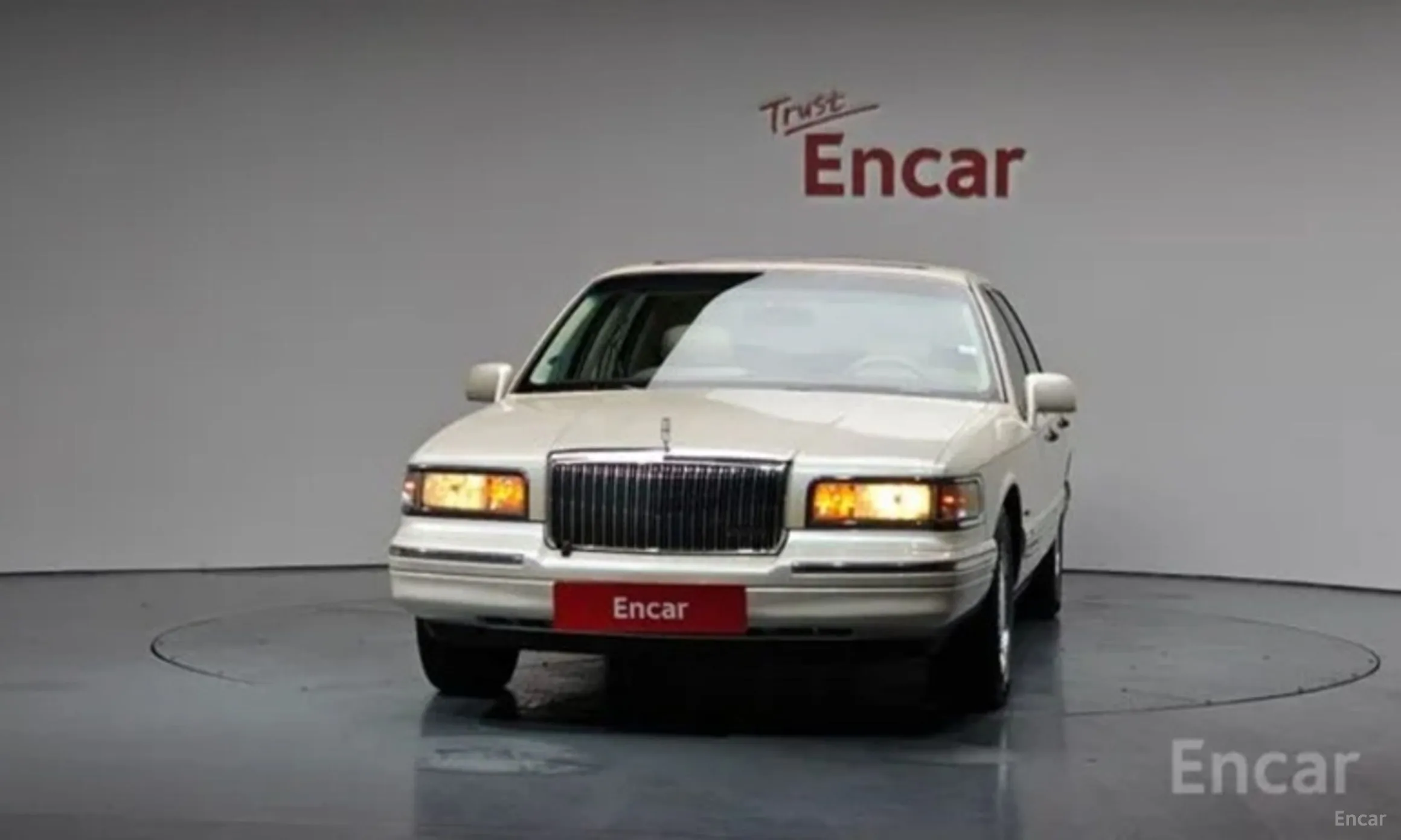 Lincoln Towncar превью 3