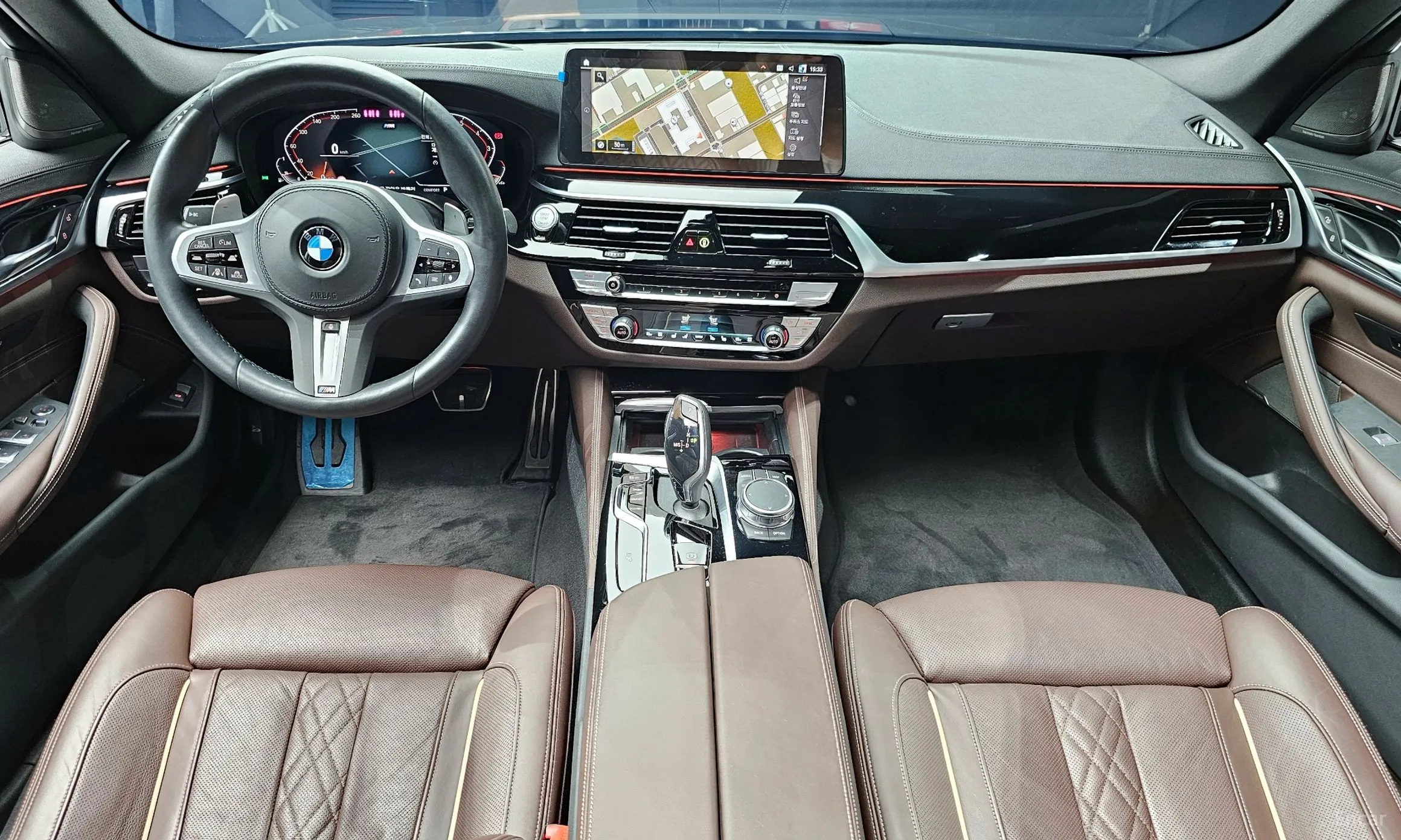 BMW 5 Series (G30) превью 4