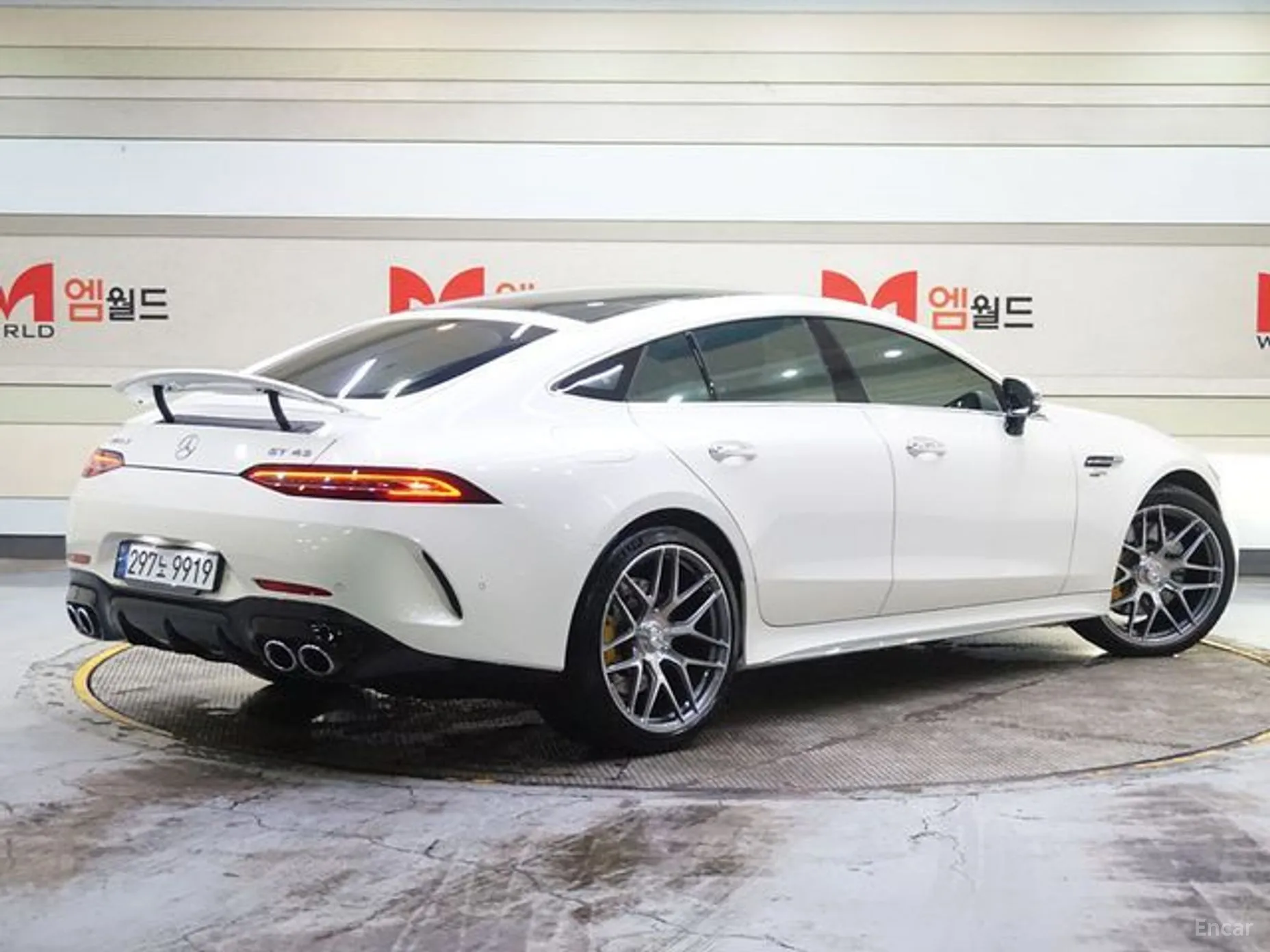 Mercedes Benz AMG GT превью 3