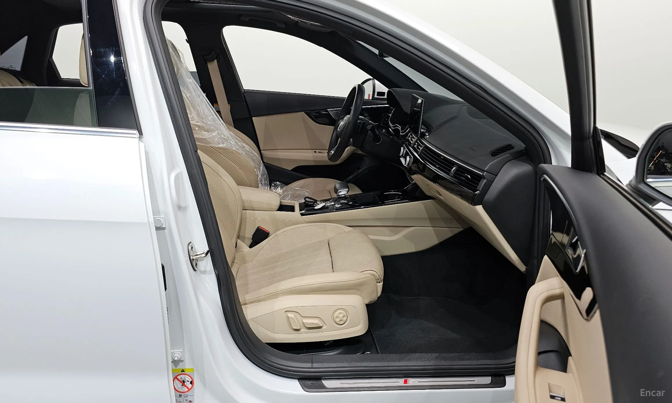 Audi A4 (B9) превью 11