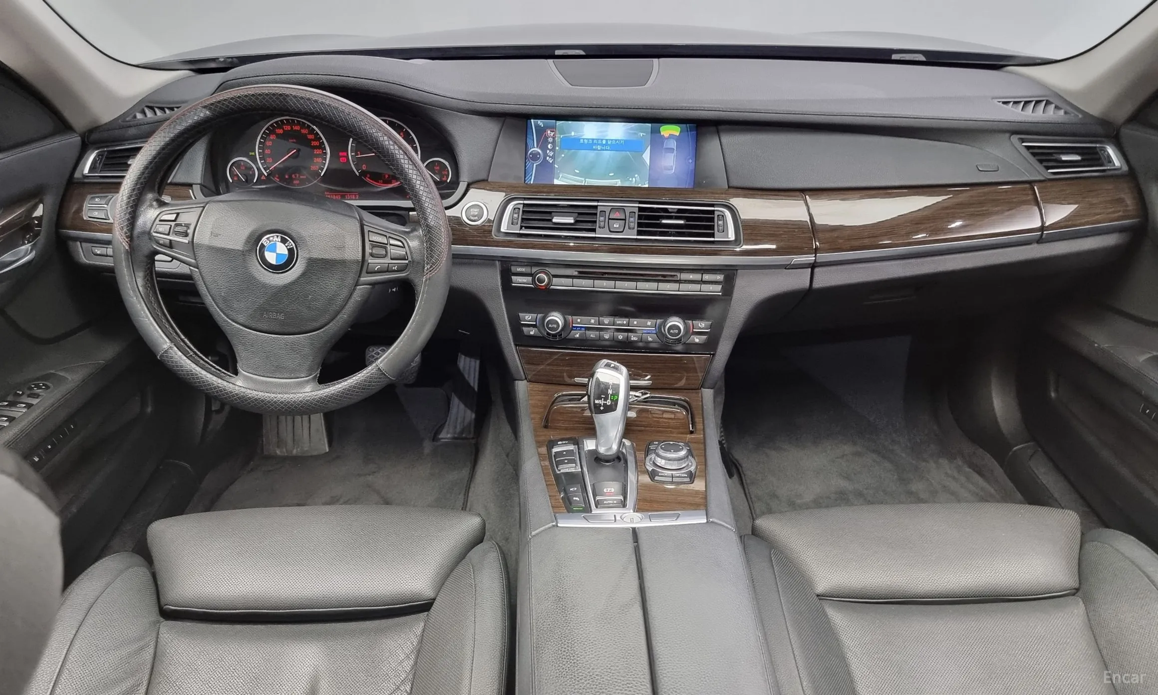 BMW 7 Series (F01) превью 4
