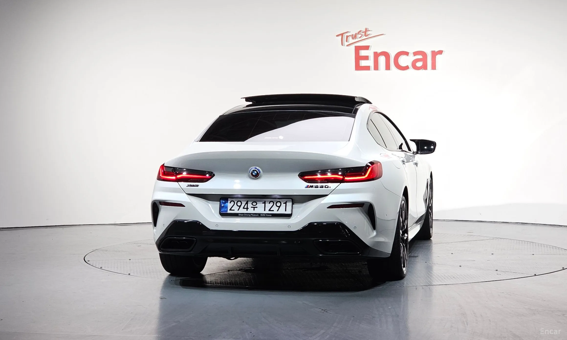 BMW 8-series (G15) превью 3
