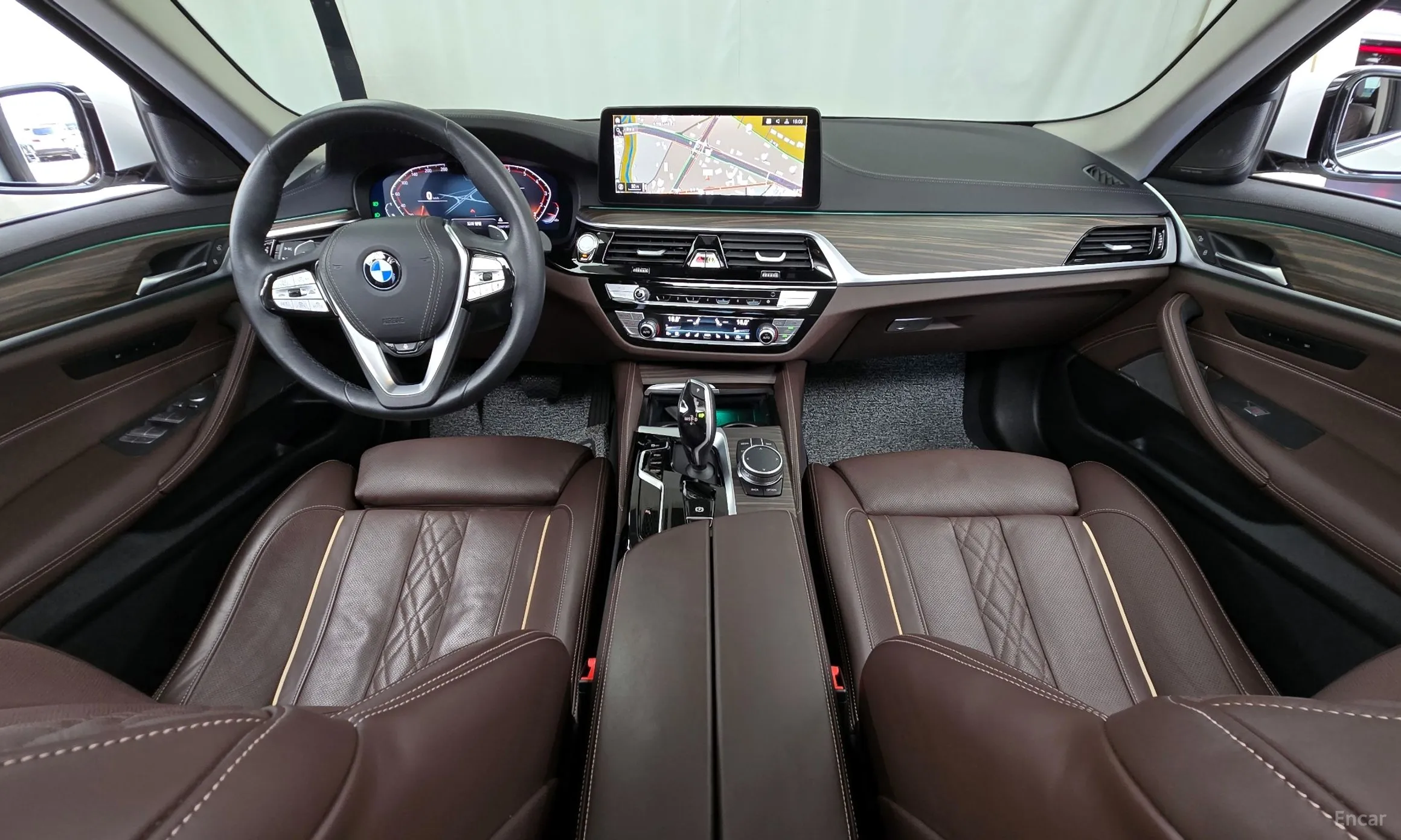 BMW 5 Series (G30) превью 4
