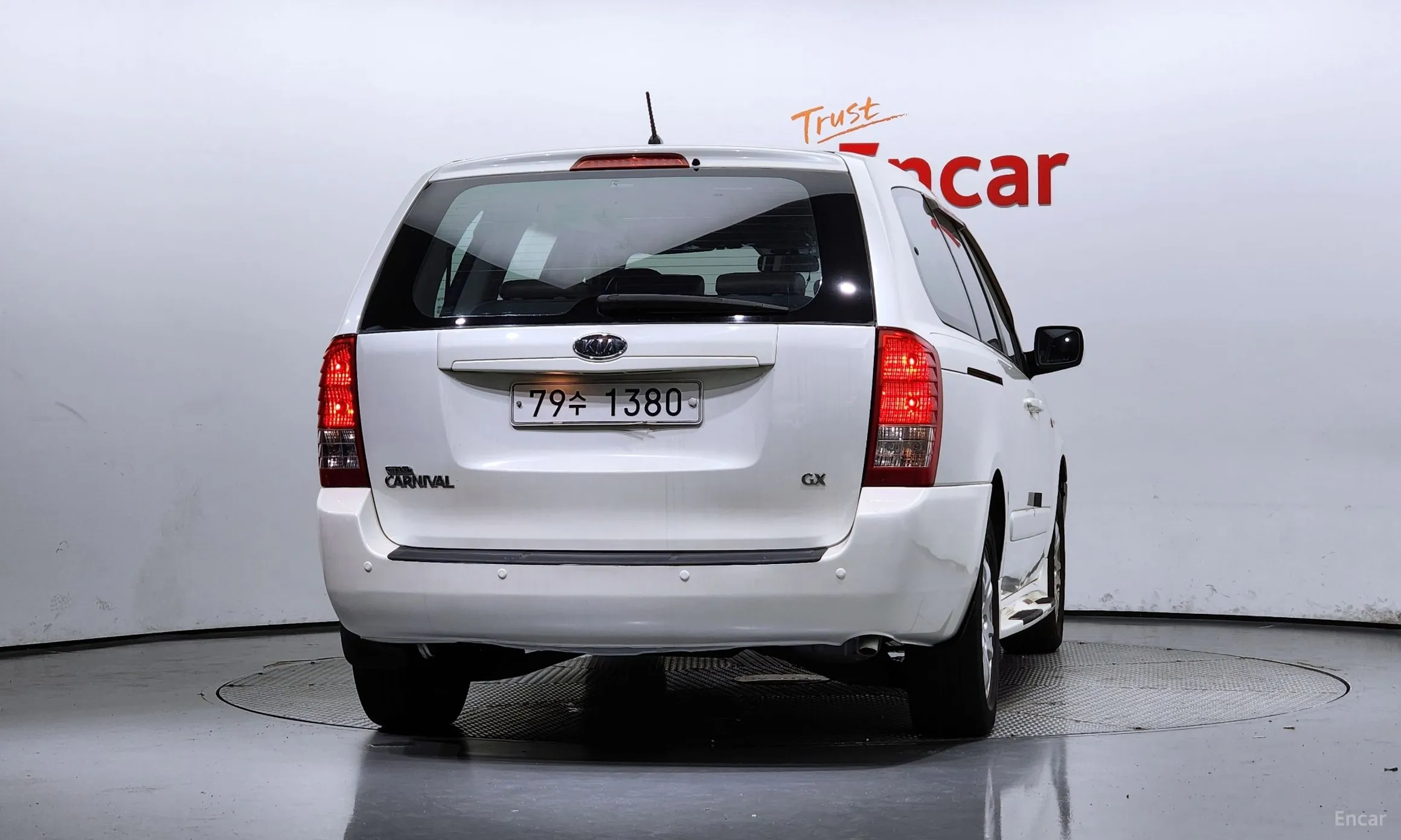 Kia Grand Carnival превью 3
