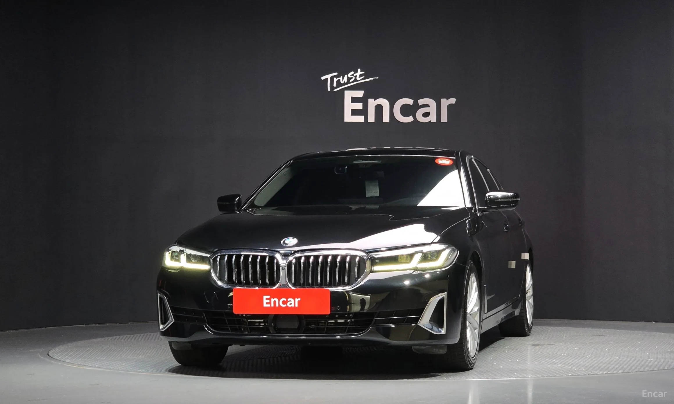 BMW 5 Series (G30) превью 2