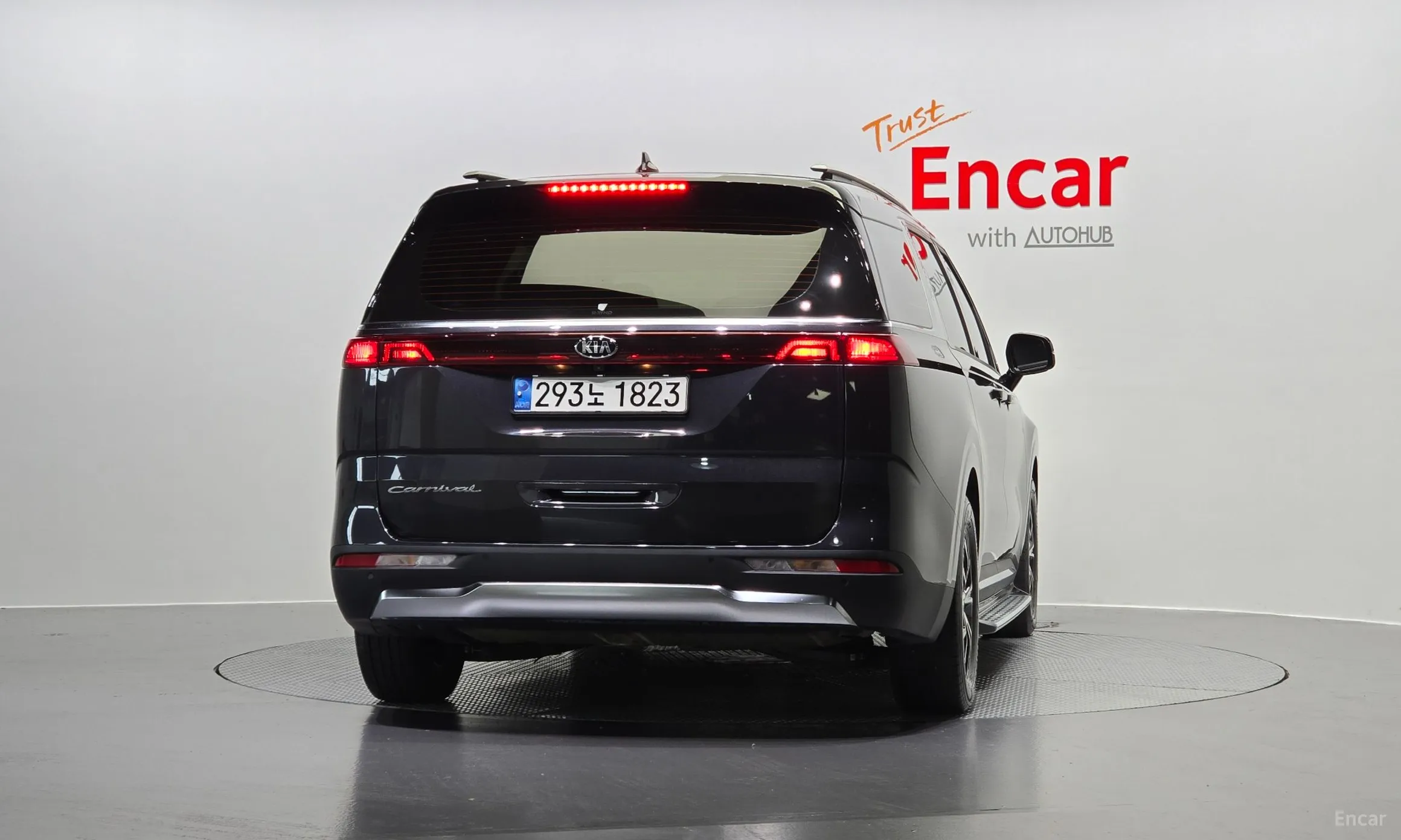 Kia Carnival Gen 4 превью 3