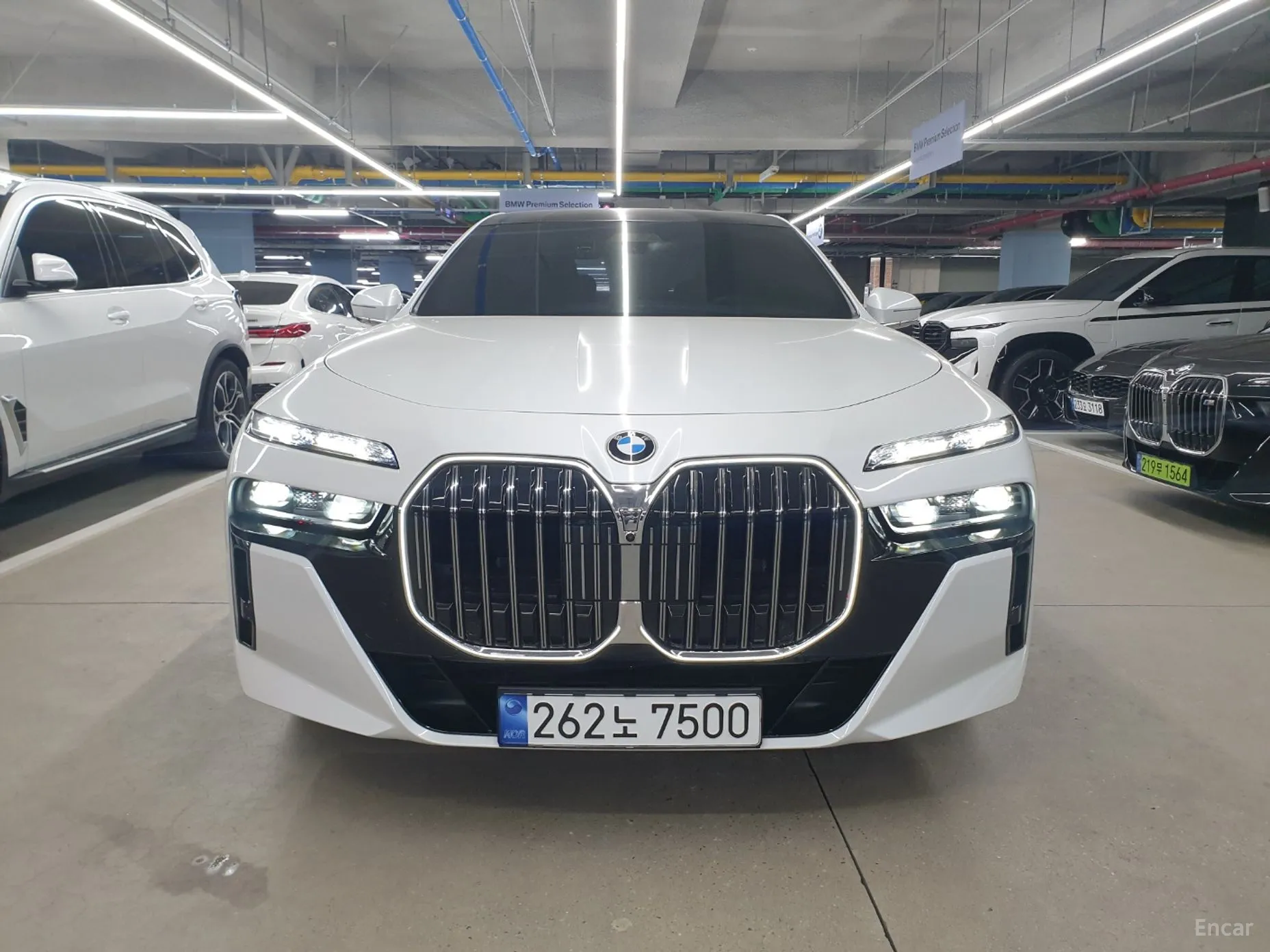 BMW 7 Series (G70) превью 2
