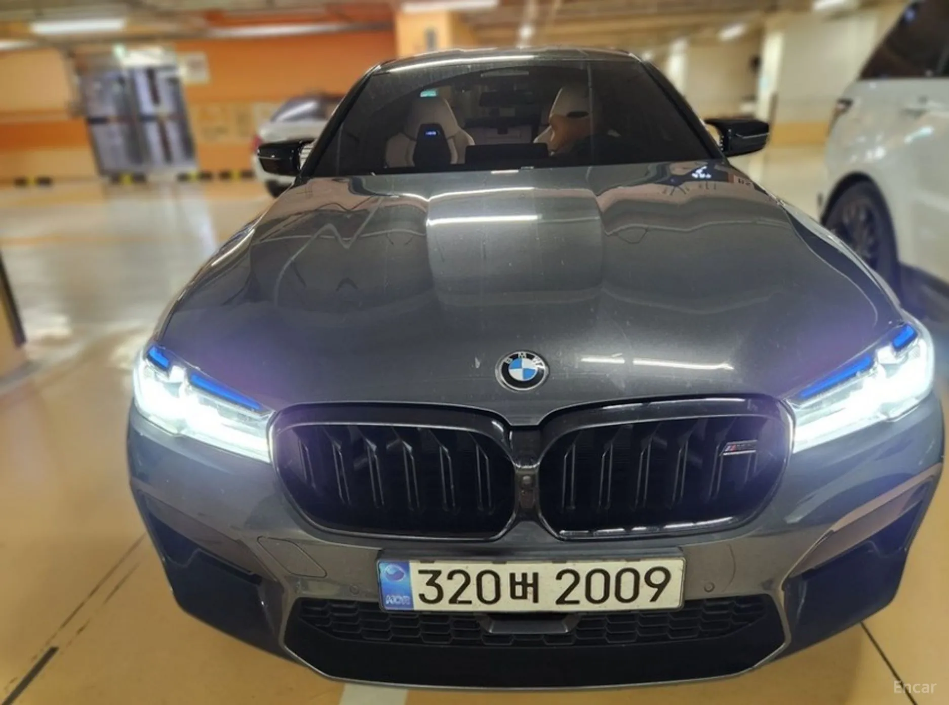 BMW M5 (F90)