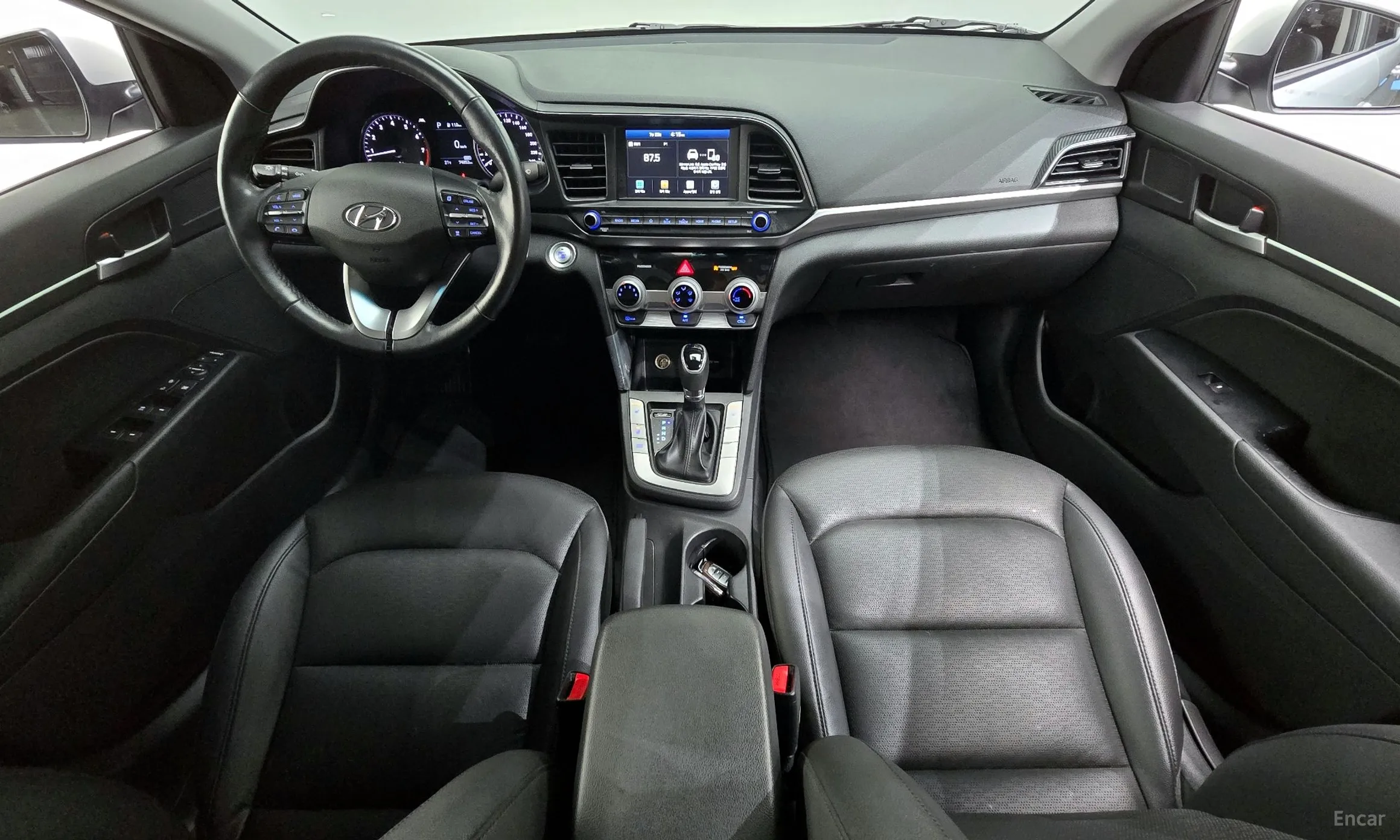 Hyundai Avante AD превью 4