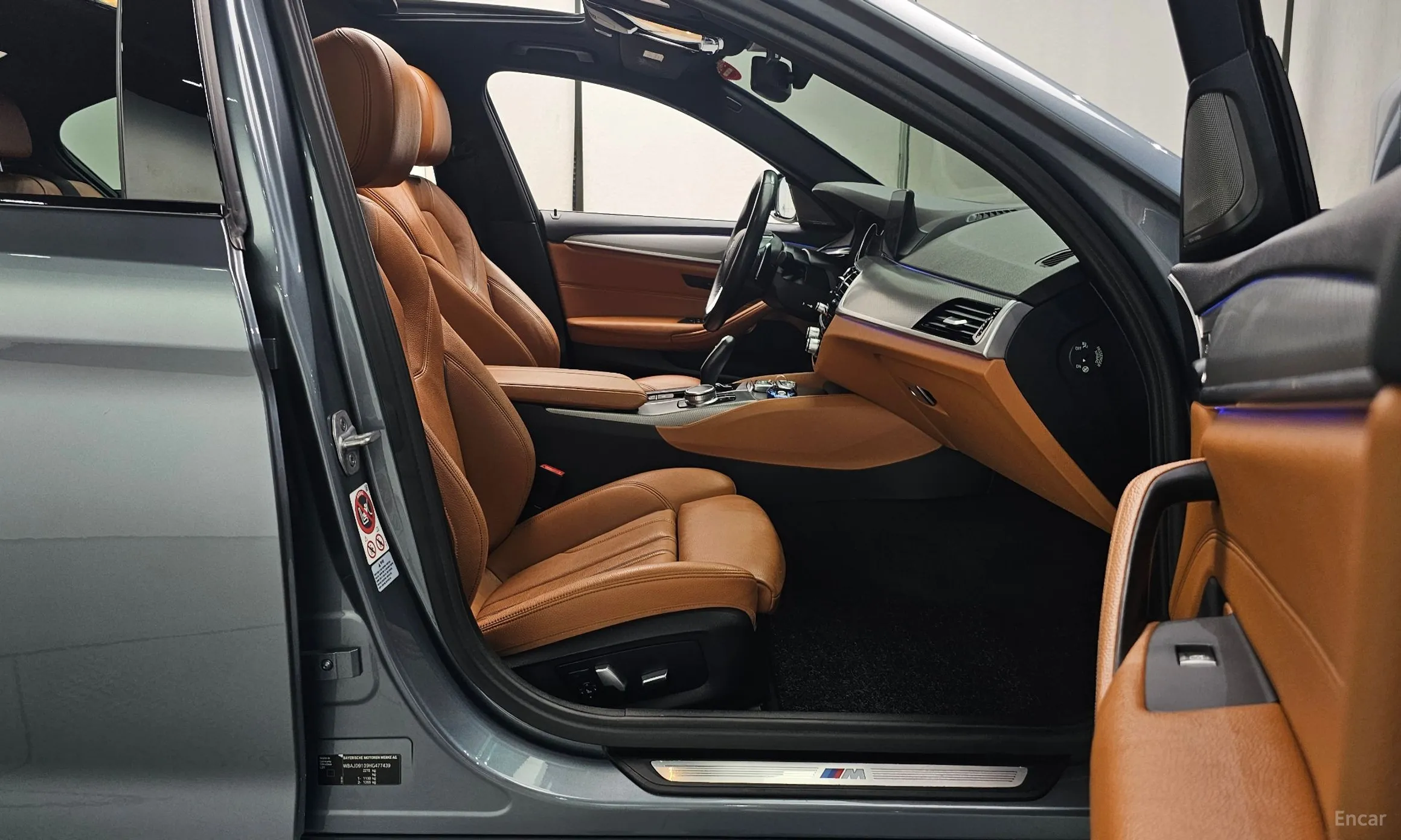 BMW 5 Series (G30) превью 10