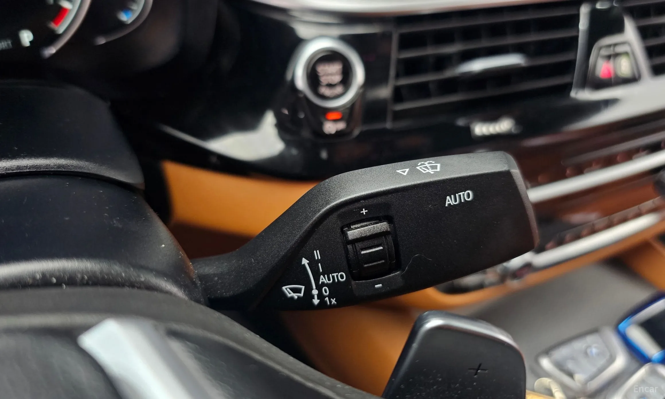 BMW 5 Series (G30) превью 16