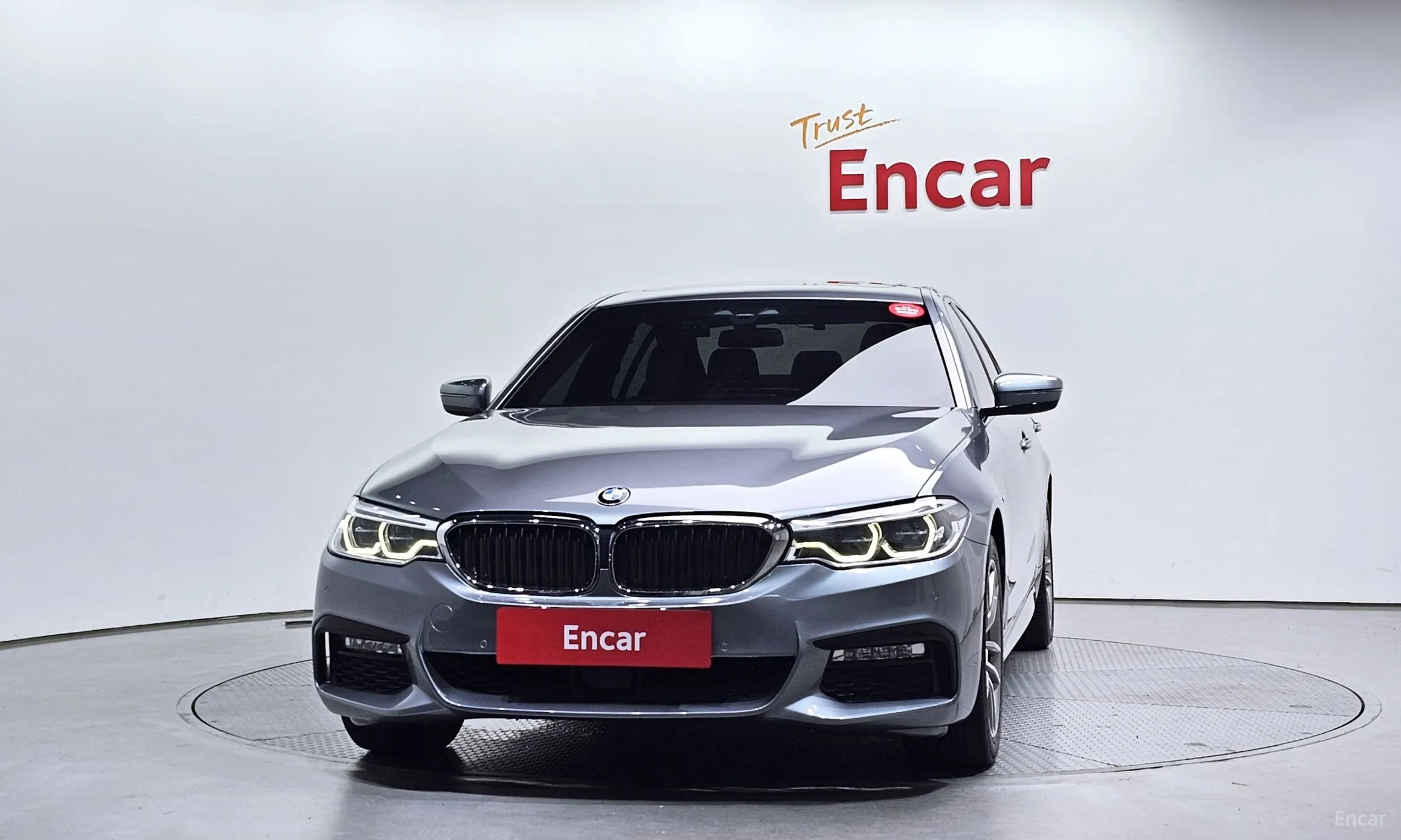 BMW 5 Series (G30) превью 3