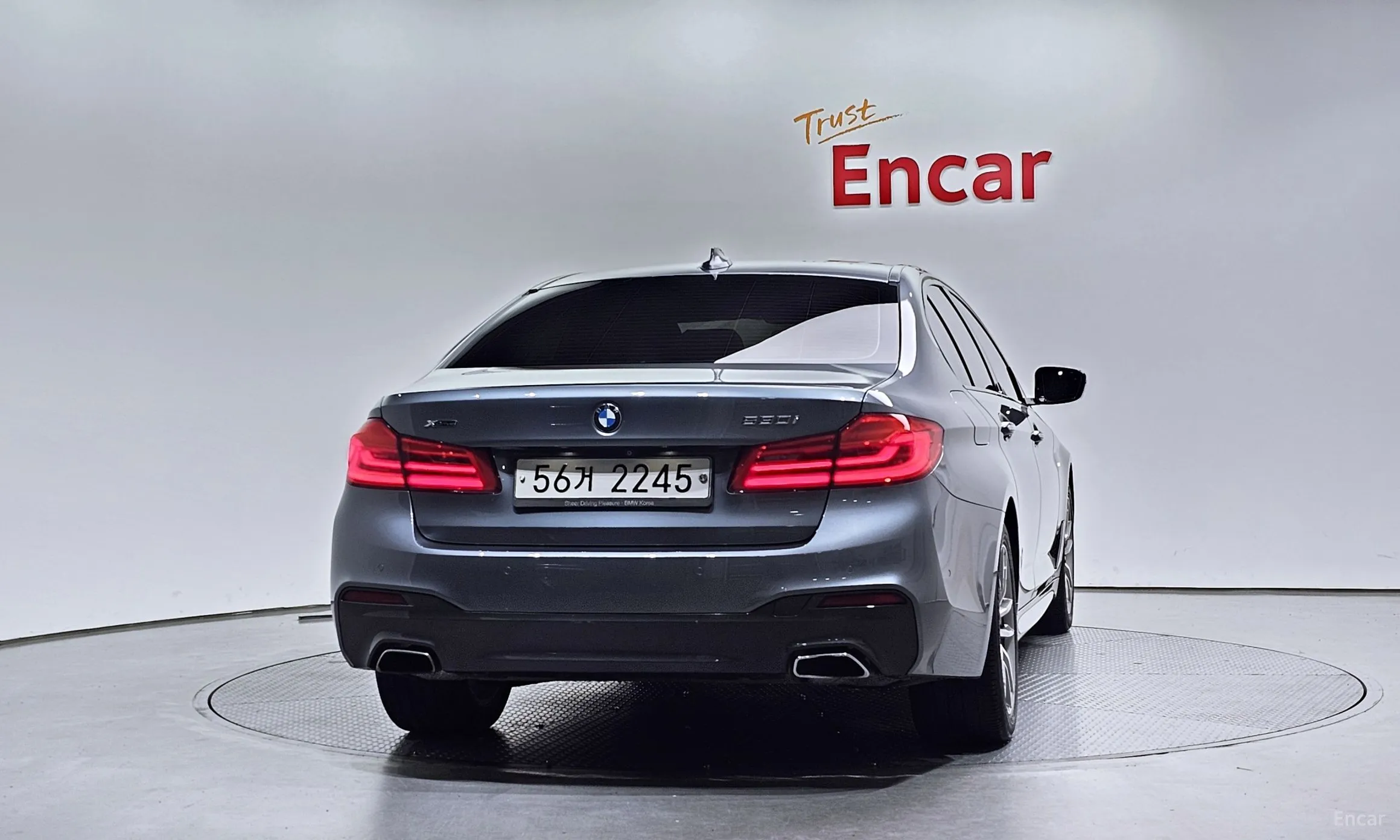 BMW 5 Series (G30) превью 4