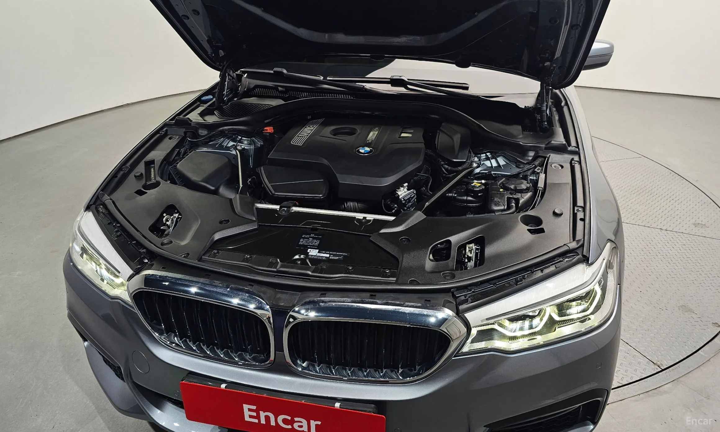 BMW 5 Series (G30) превью 6