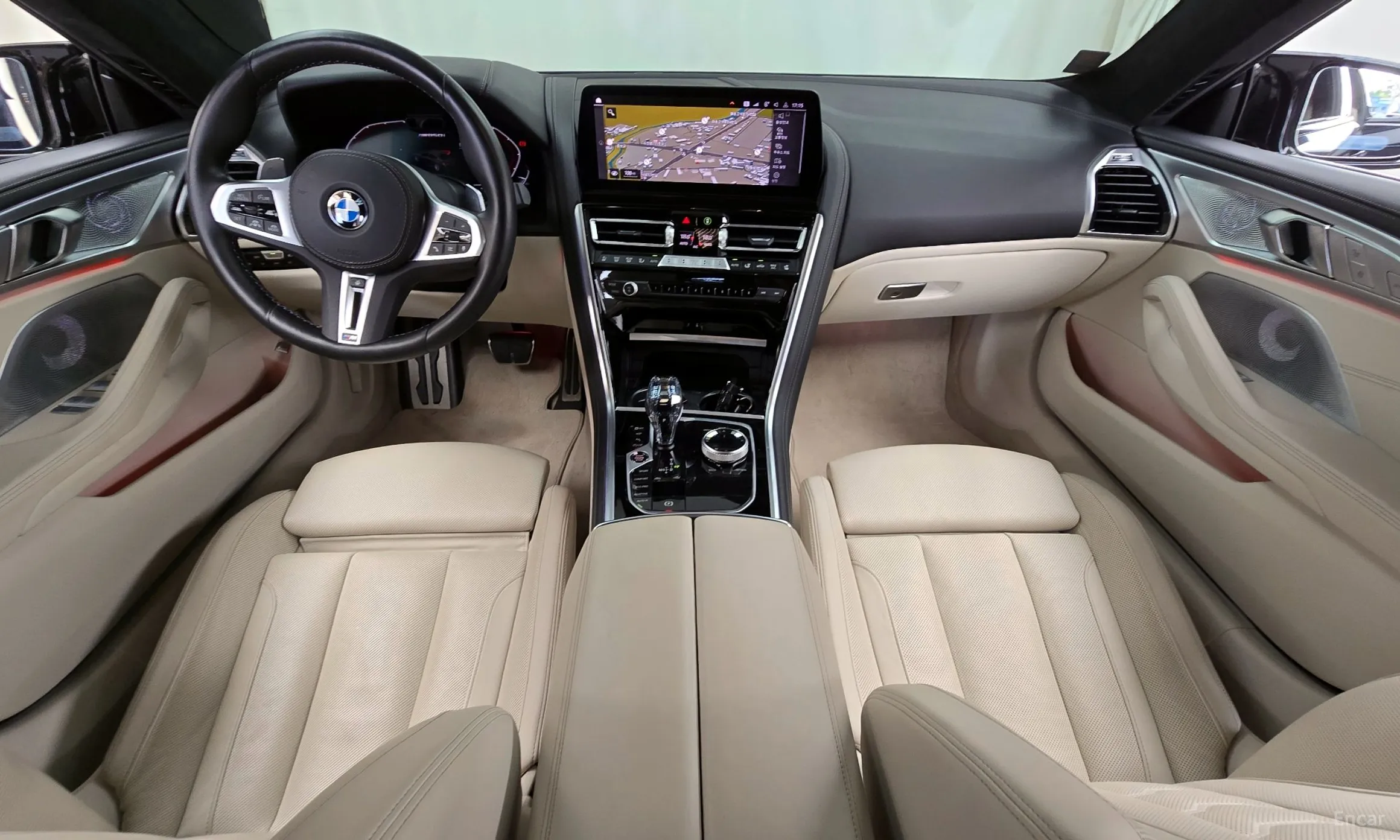 BMW 8-series (G15) превью 4