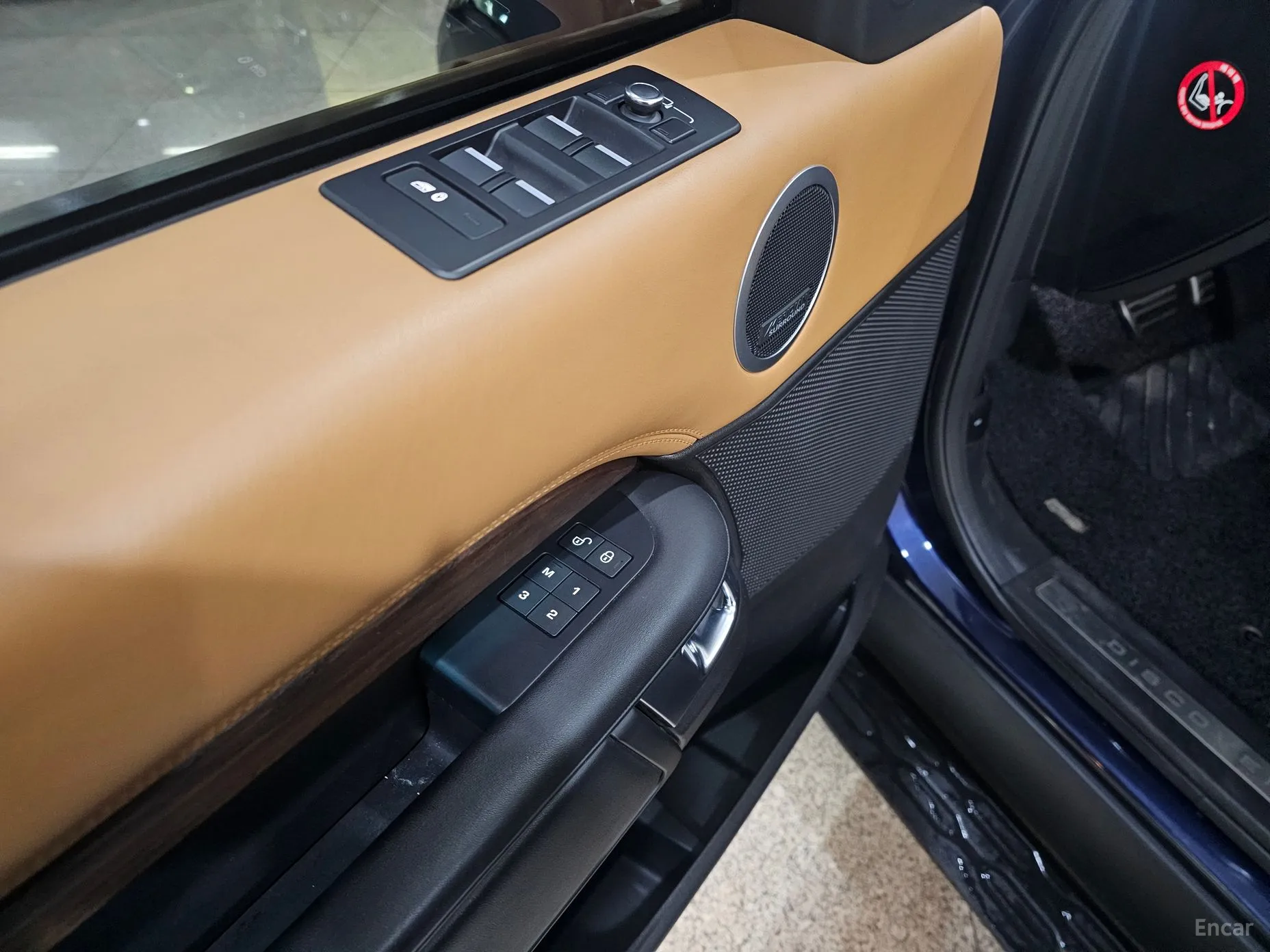 Land Rover Discovery 5 превью 13