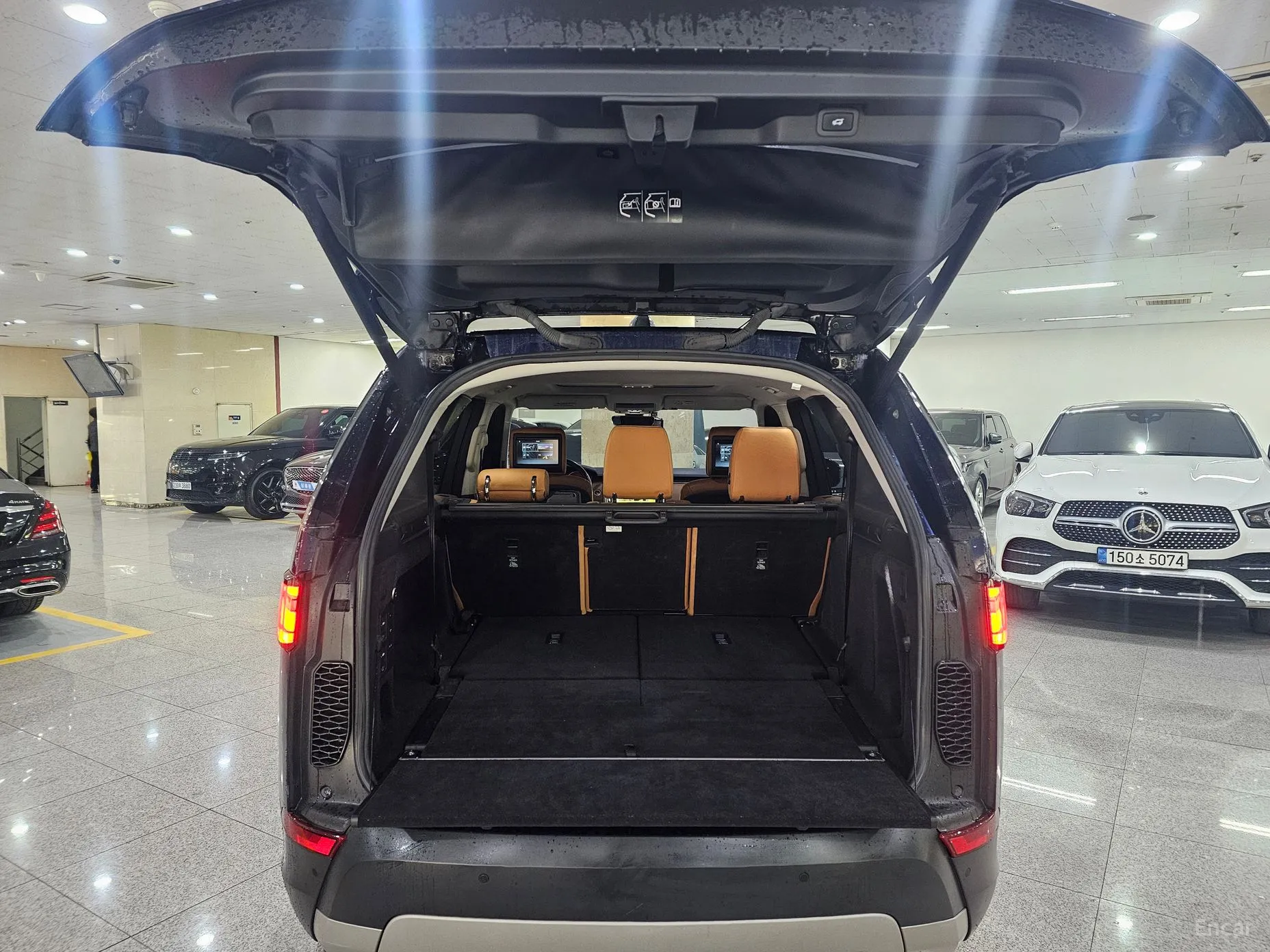 Land Rover Discovery 5 превью 17