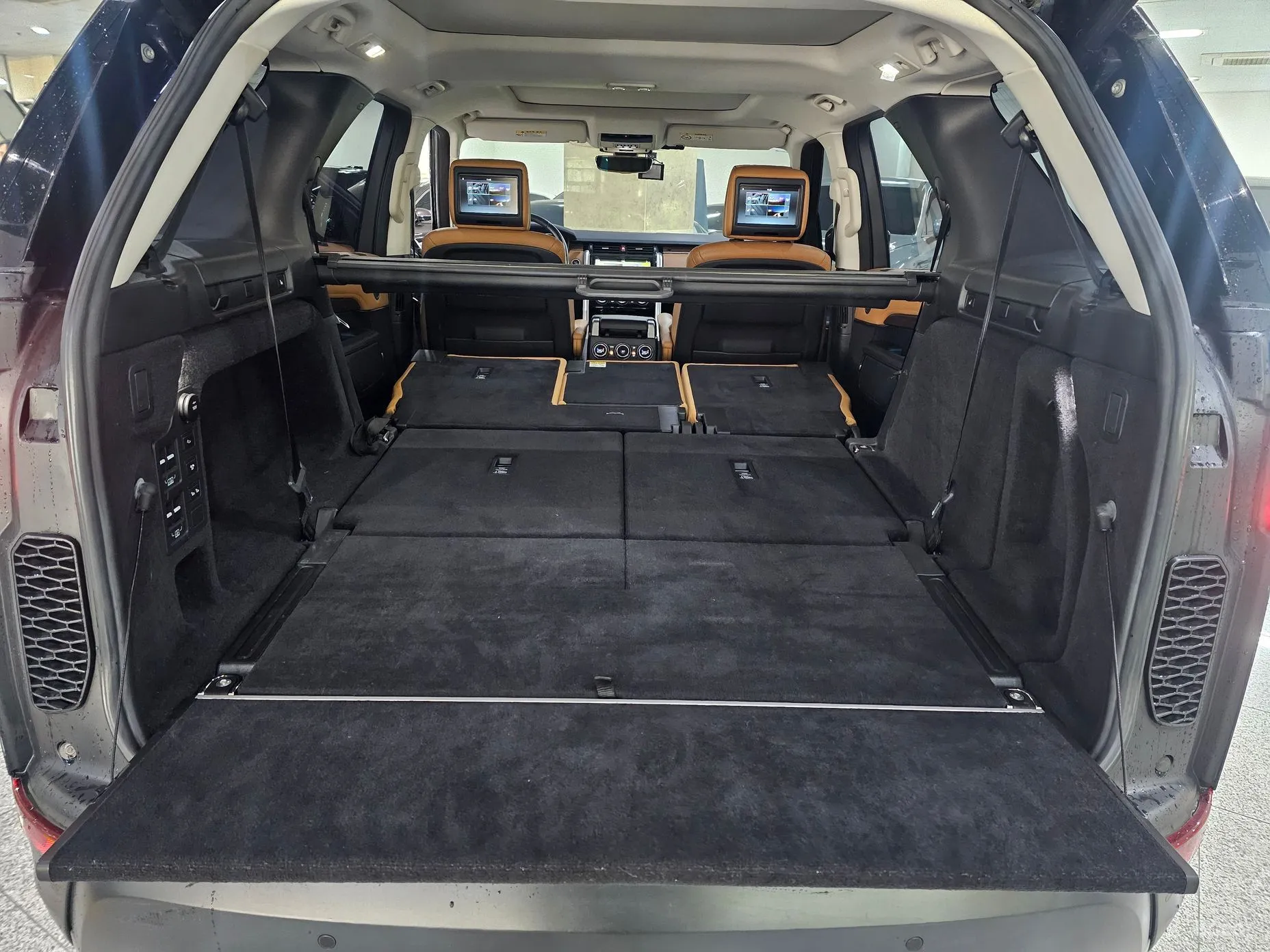 Land Rover Discovery 5 превью 18