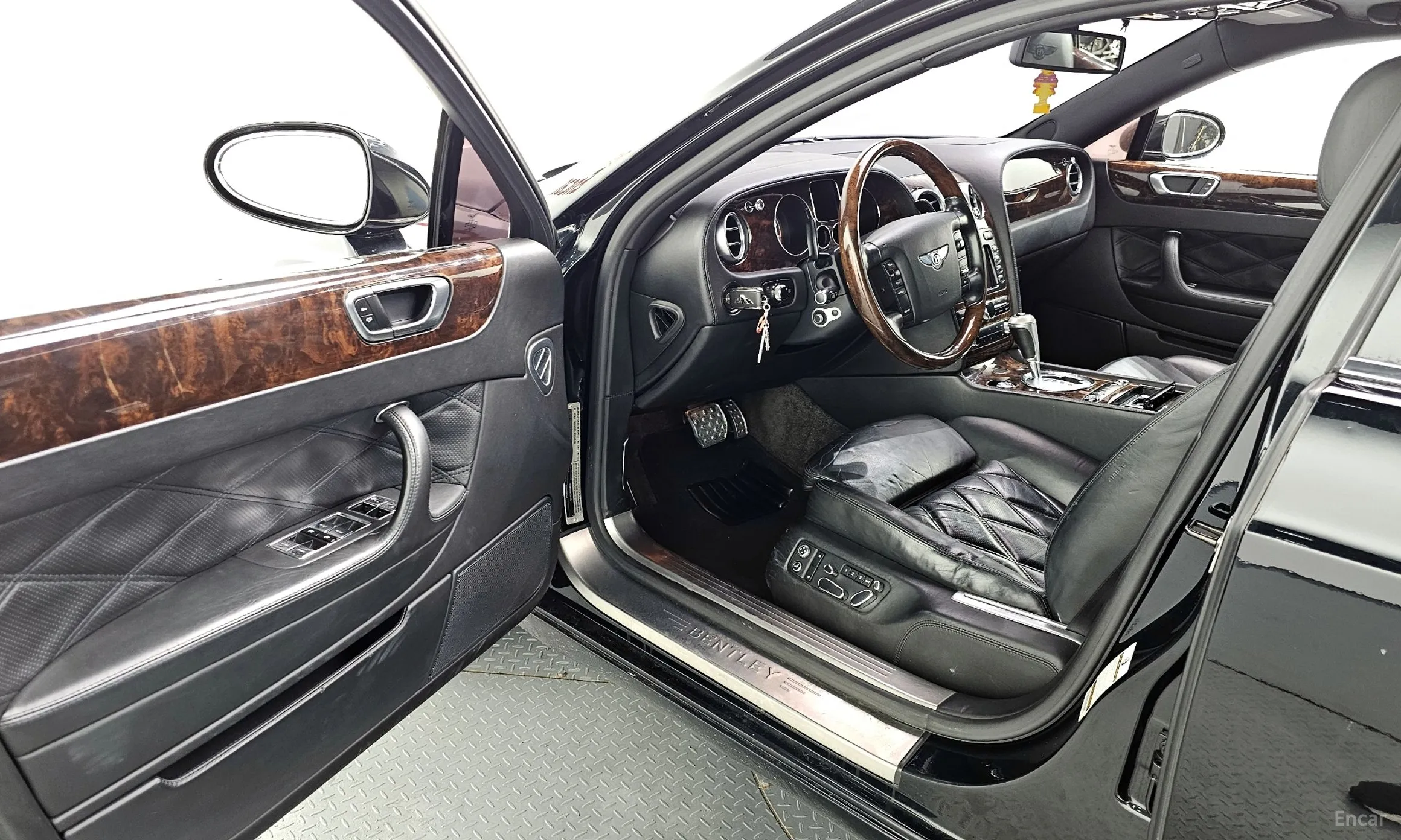 Bentley Flying Spur Gen 1 превью 10