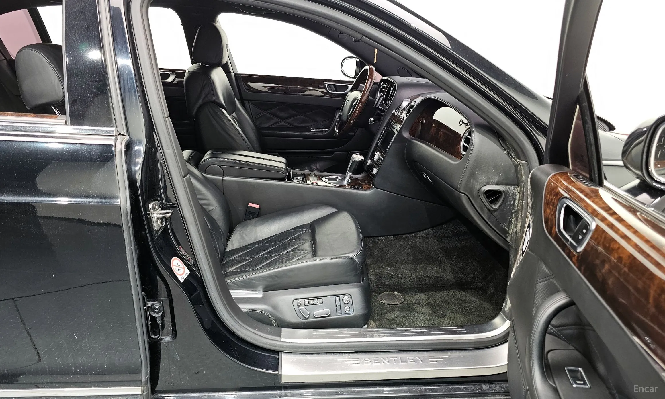 Bentley Flying Spur Gen 1 превью 11