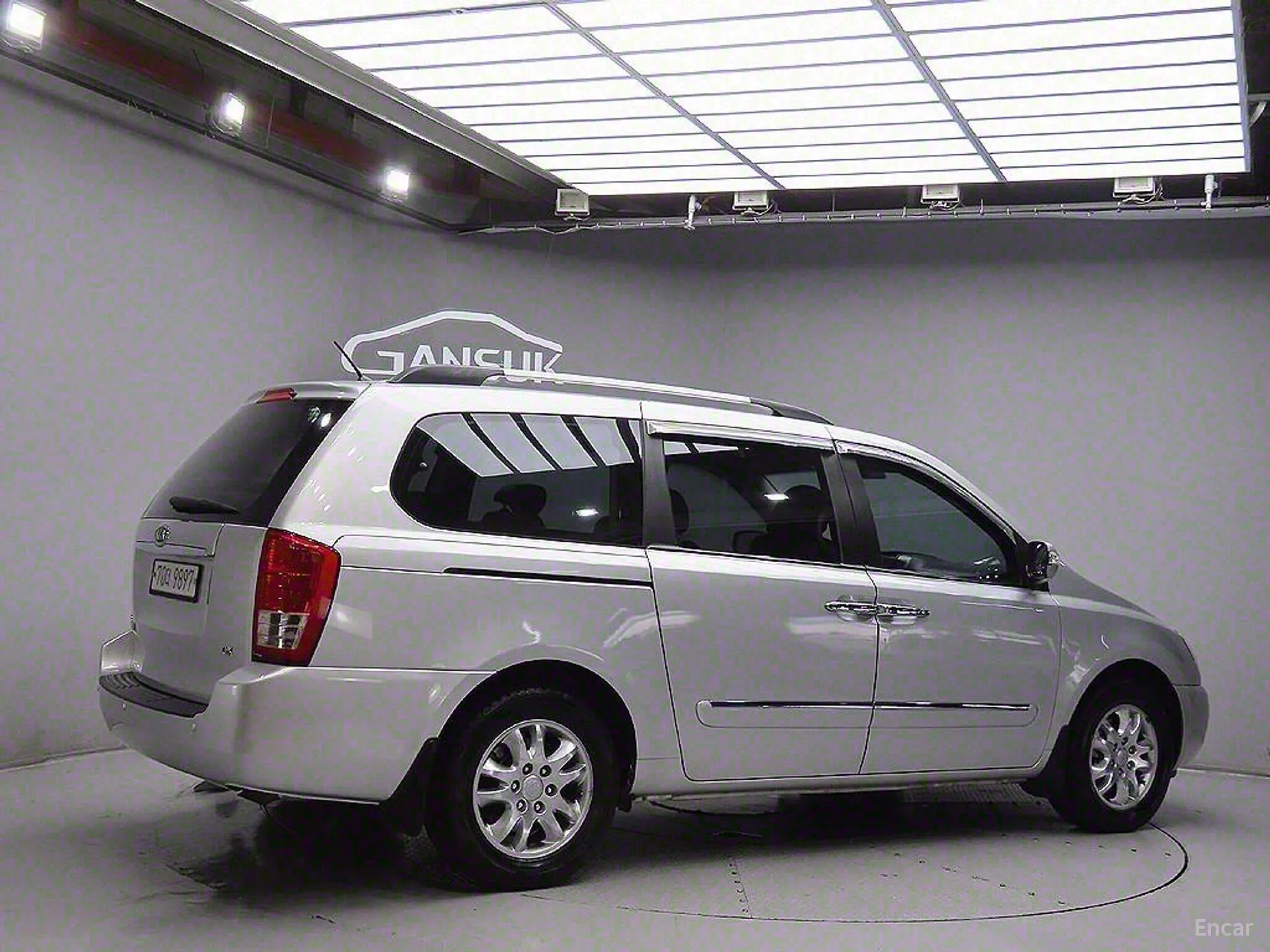 Kia Carnival R превью 3