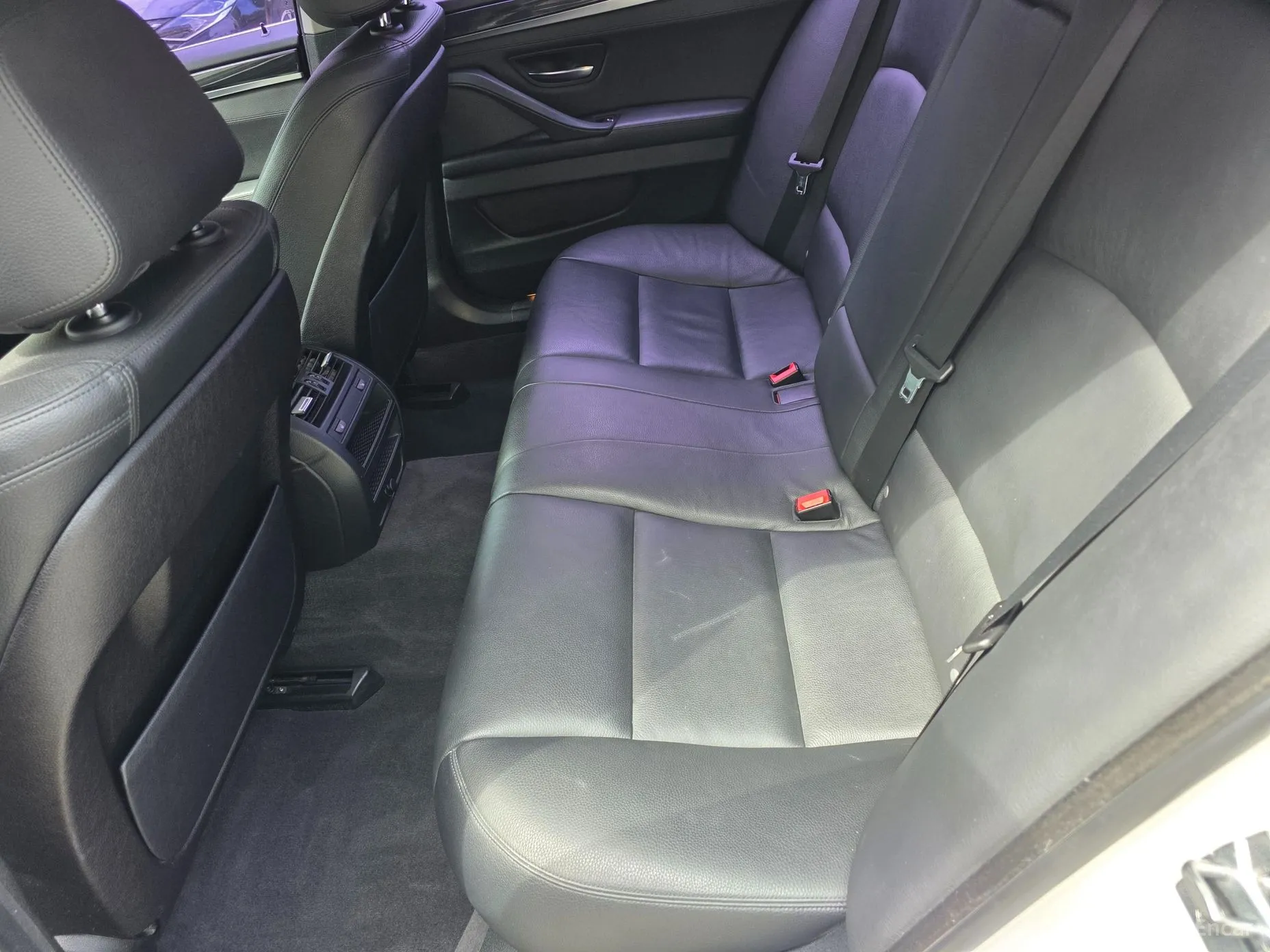 BMW 5 Series (F10) превью 11