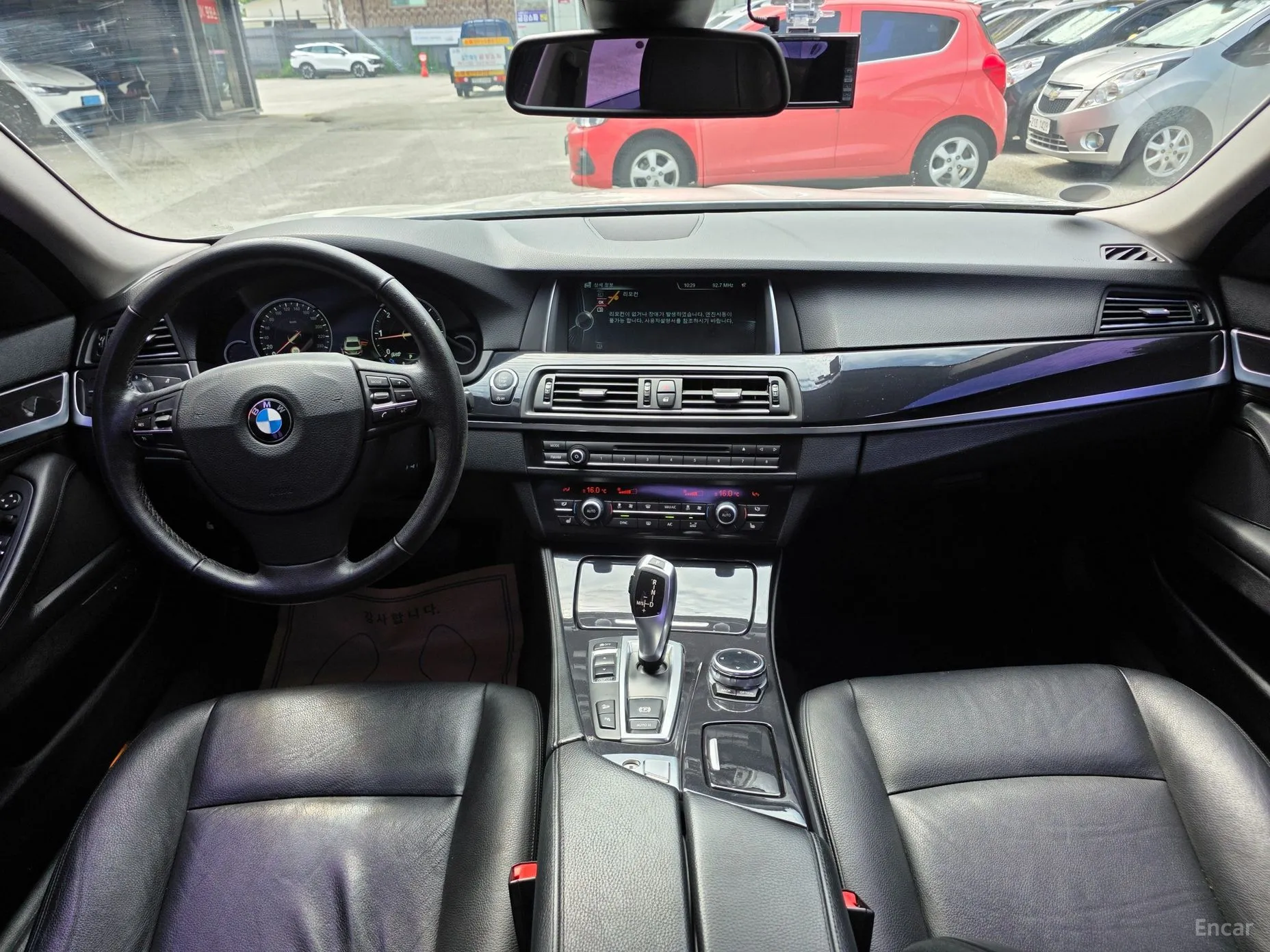 BMW 5 Series (F10) превью 9