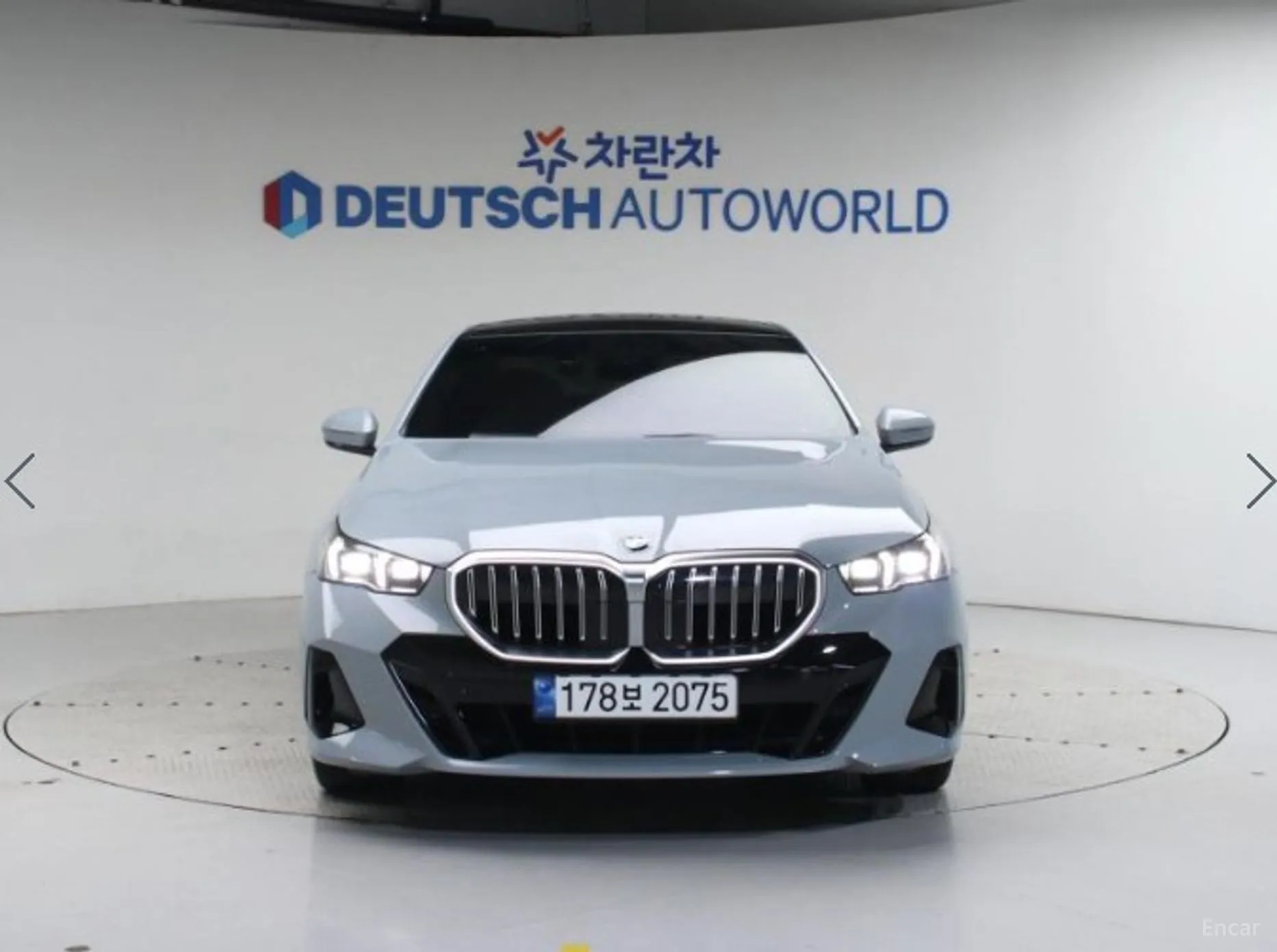 BMW 5 Series (G60) превью 2