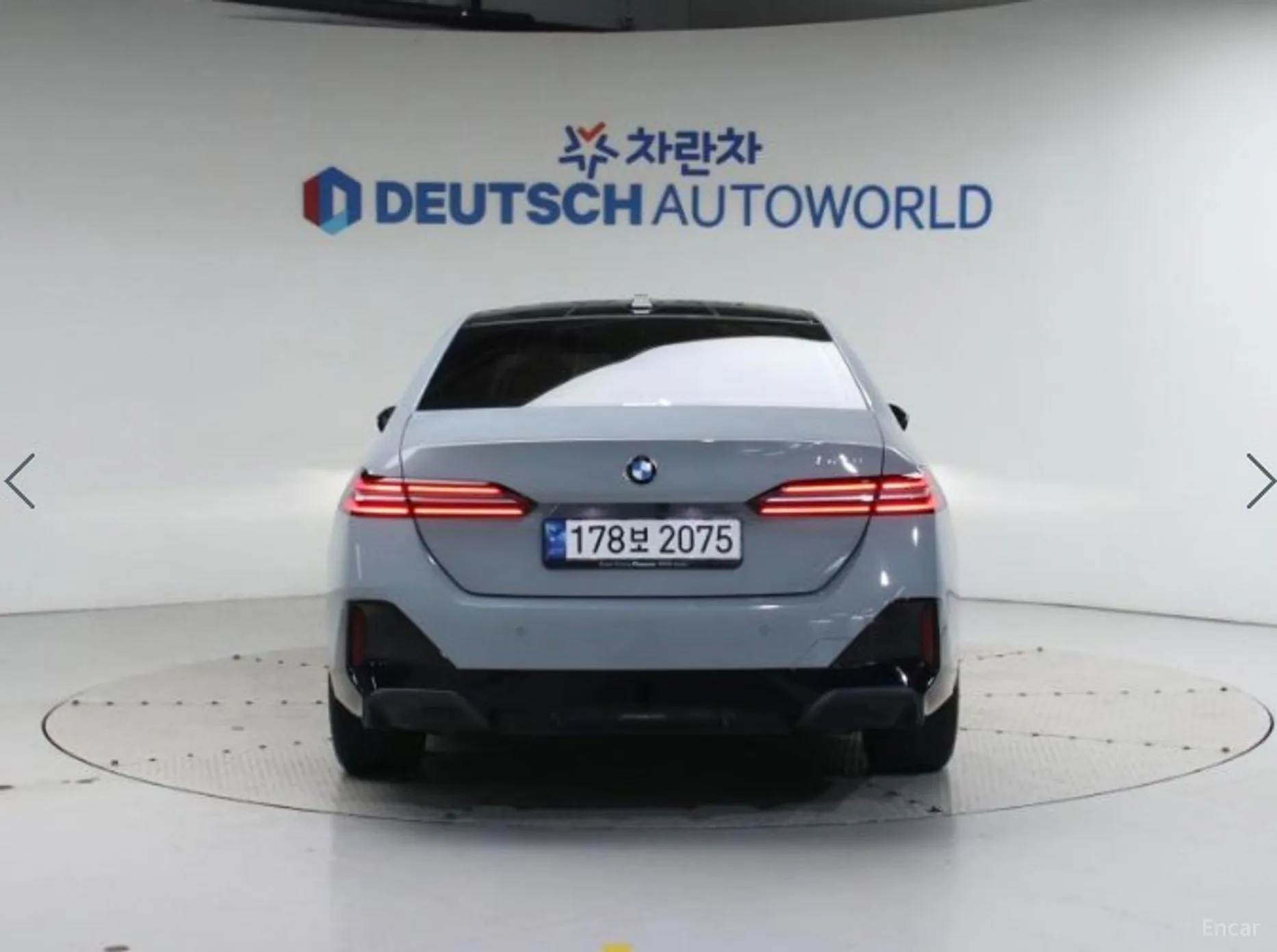 BMW 5 Series (G60) превью 3
