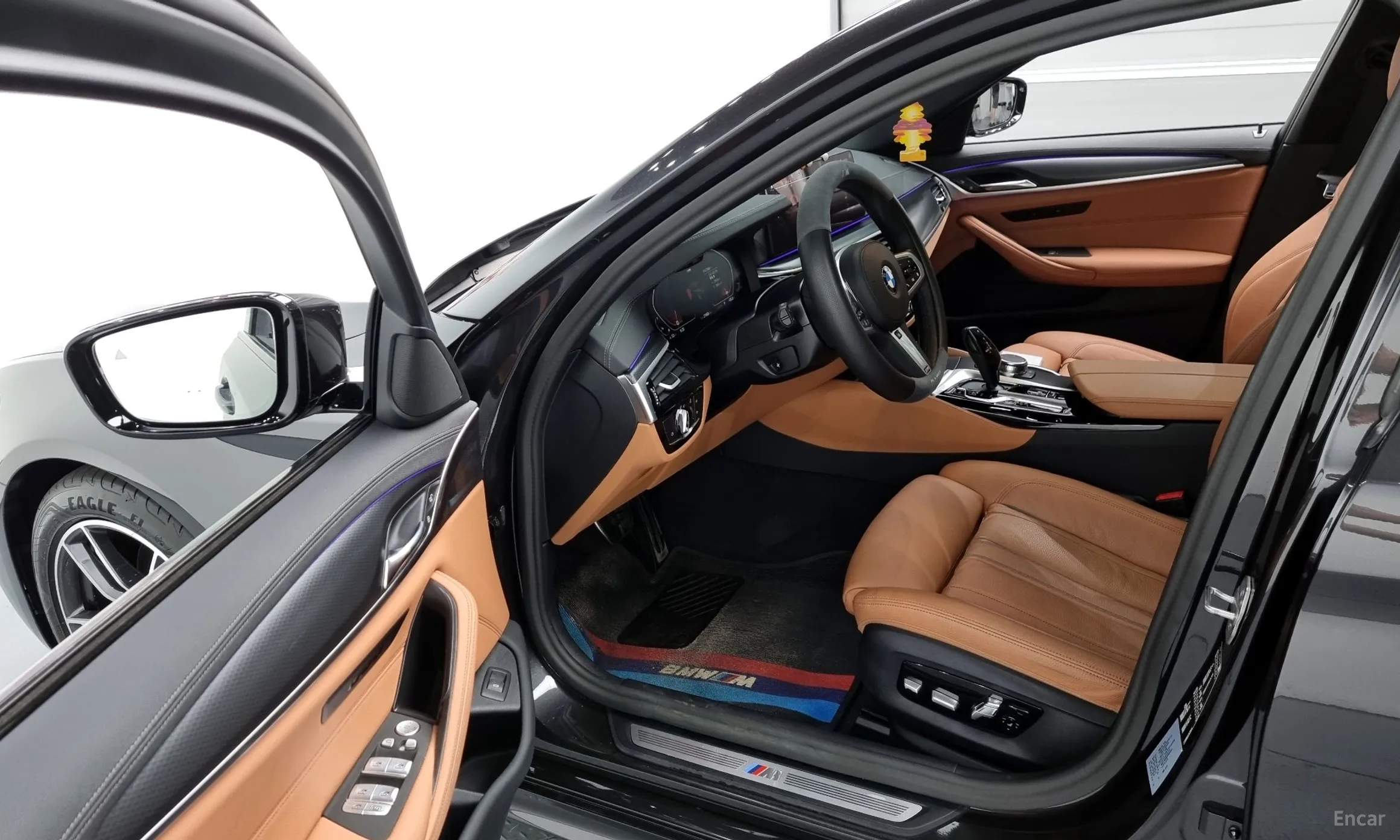 BMW 5 Series (G30) превью 11