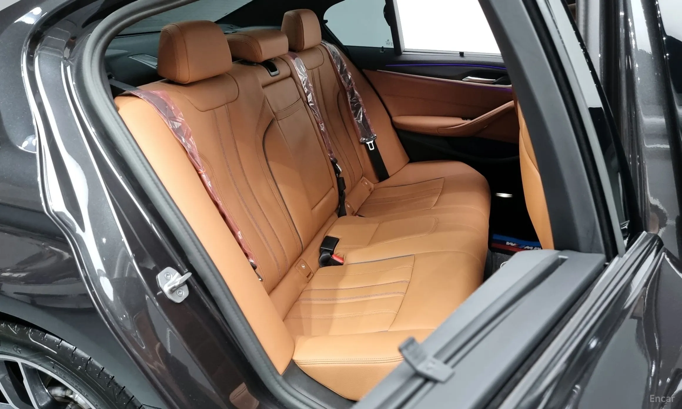 BMW 5 Series (G30) превью 12
