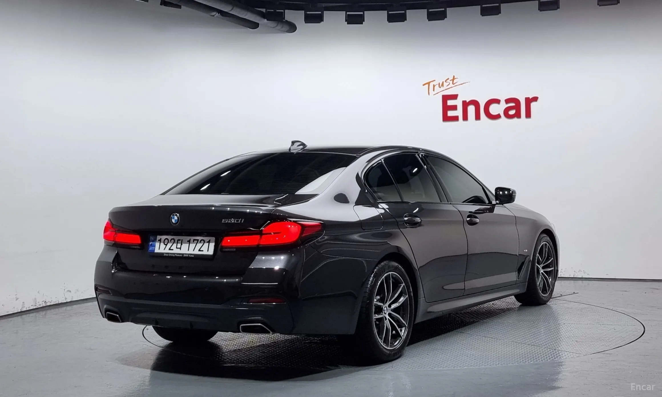 BMW 5 Series (G30) превью 2