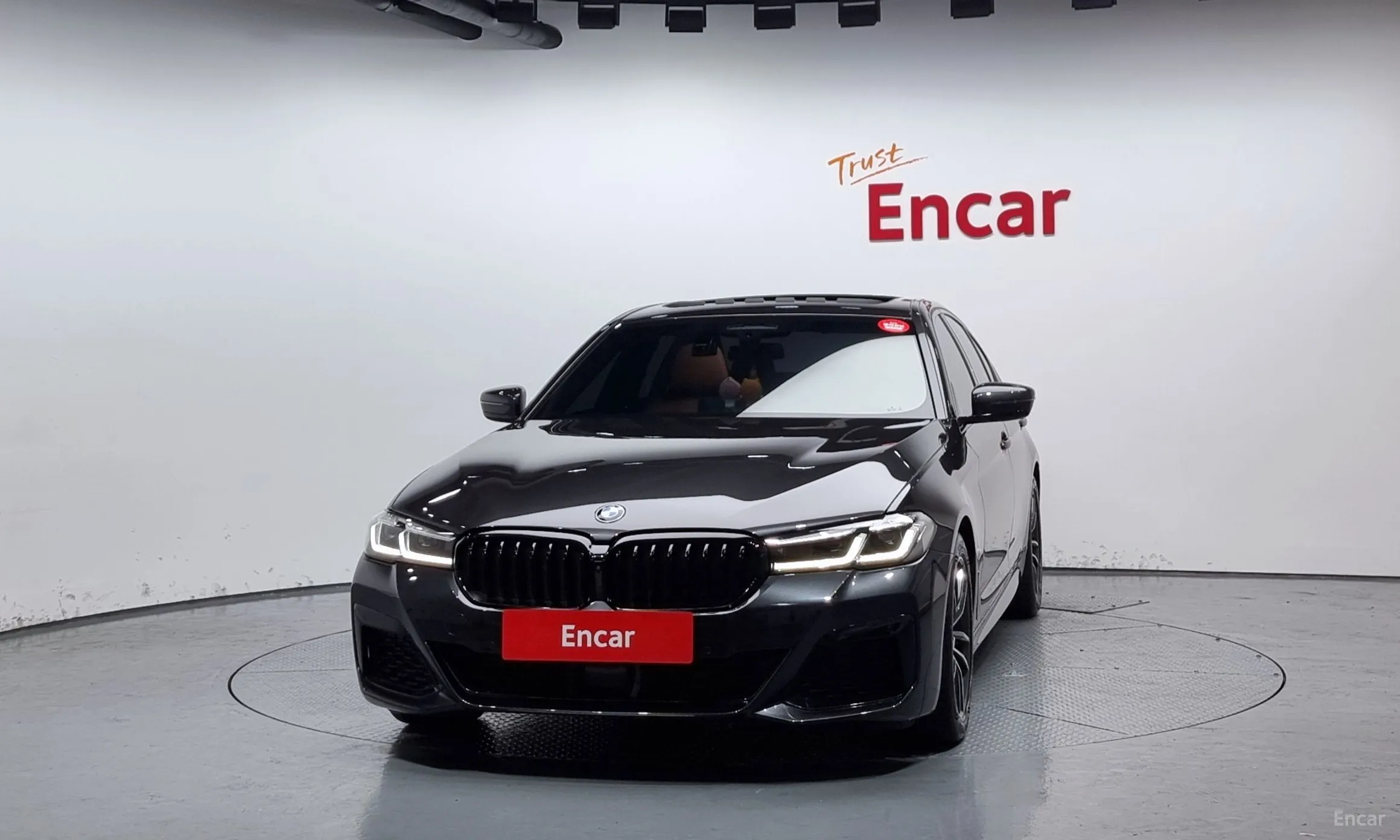 BMW 5 Series (G30) превью 3